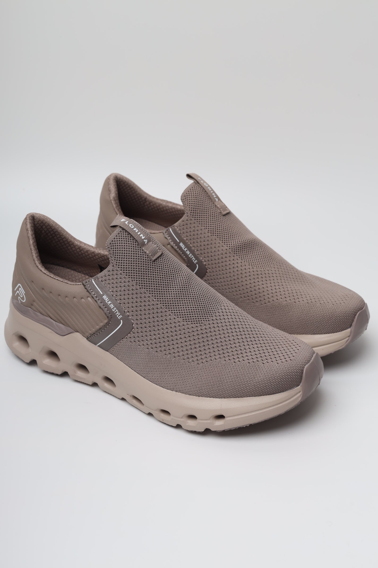 Sports shoes 158596