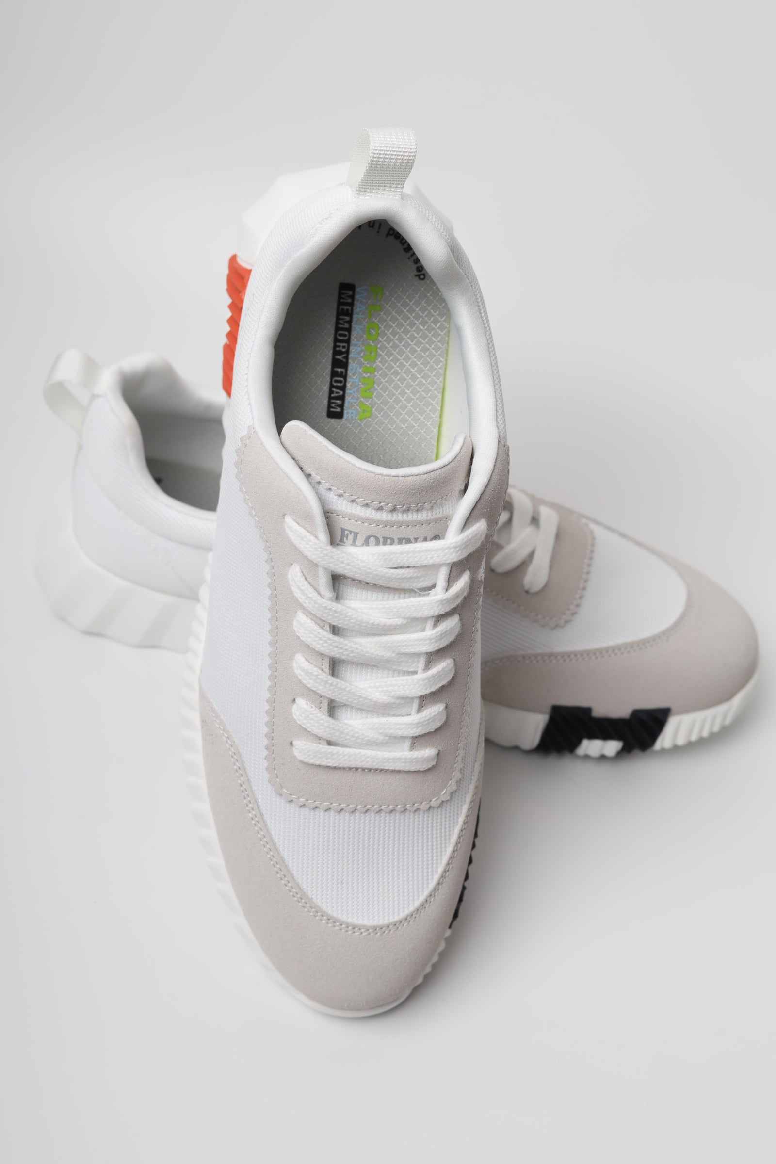 Sports shoes 158600