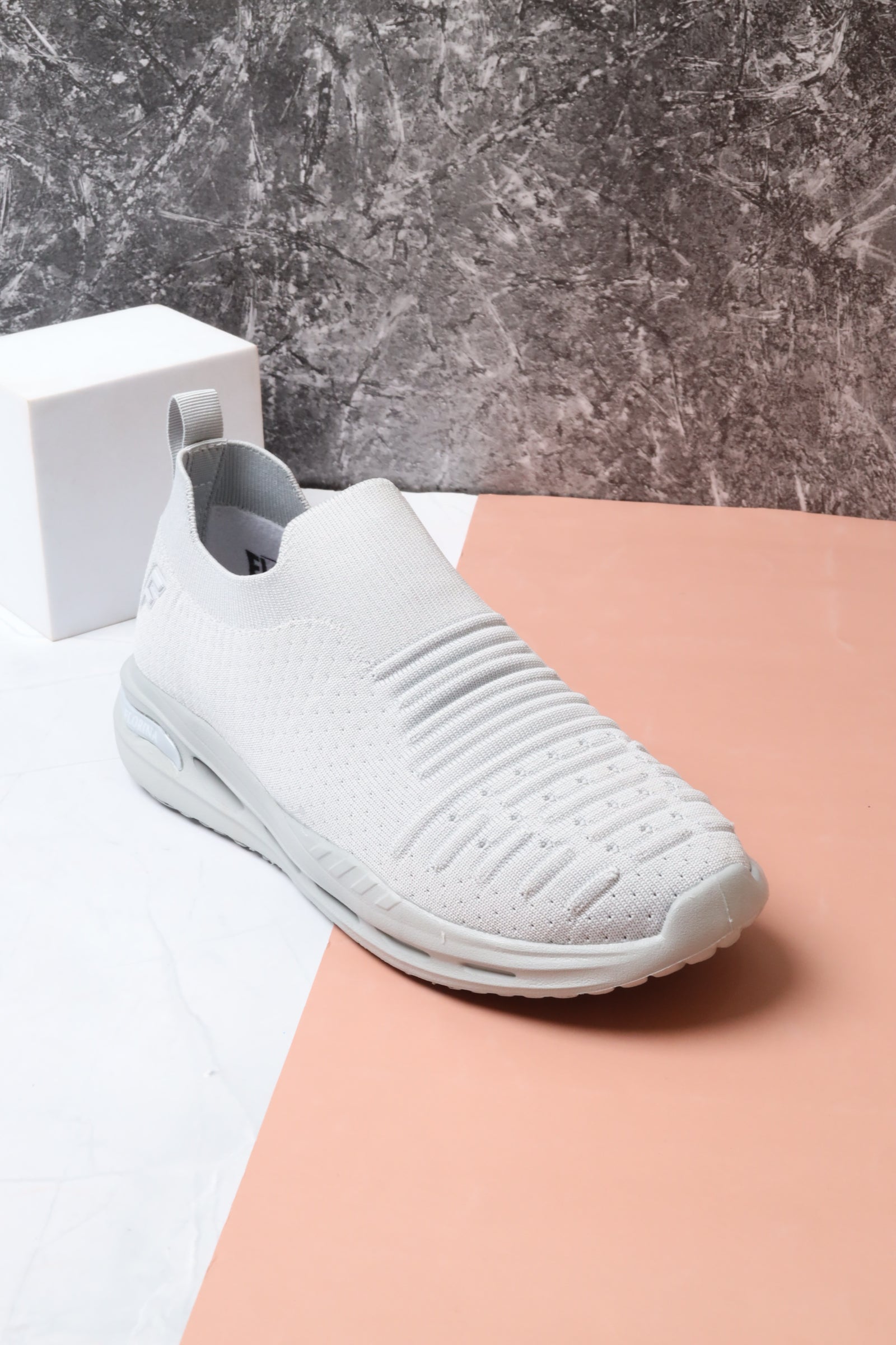 Women's Sneakers 123081