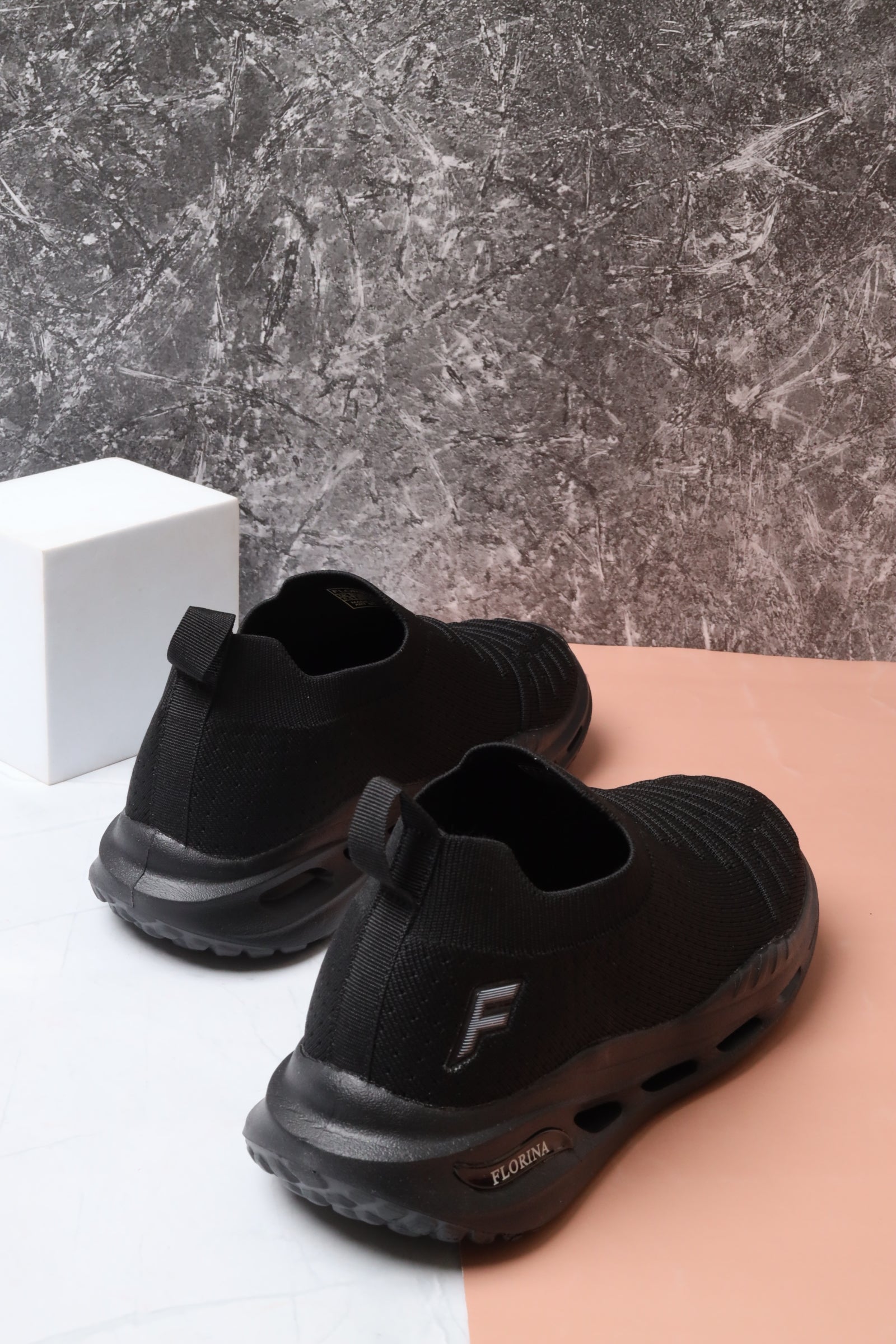 Women's Sneakers 123081