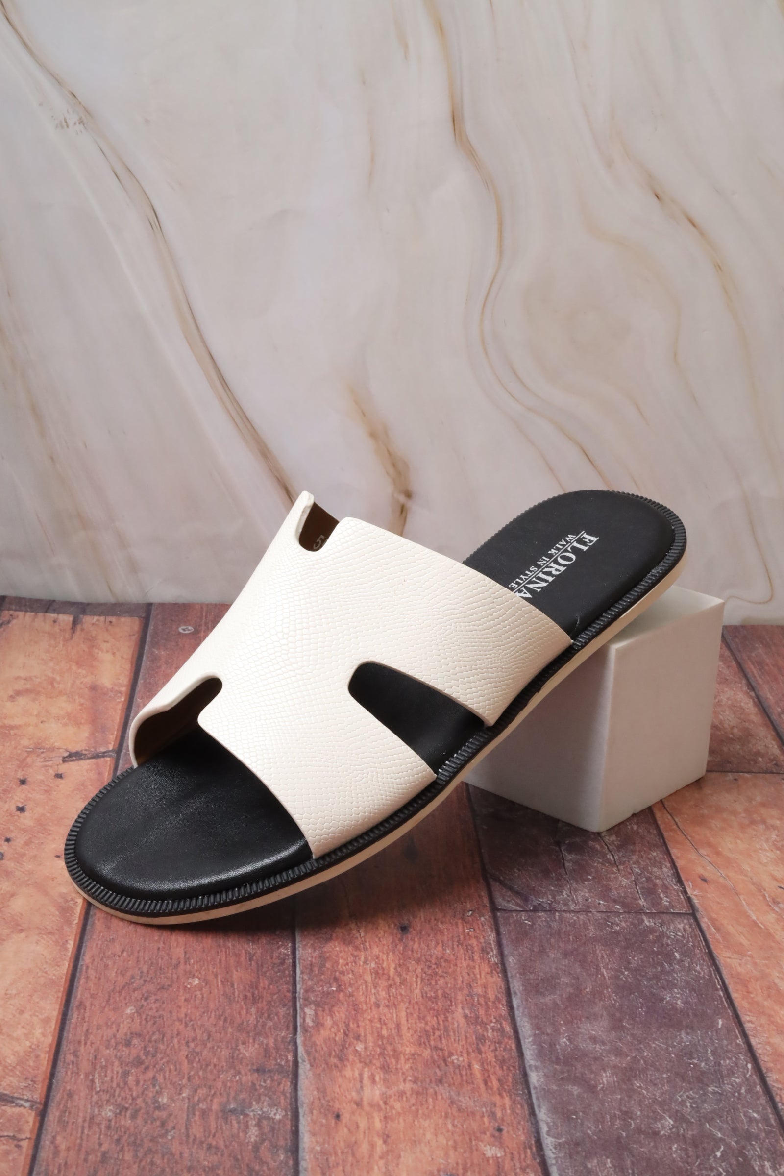 Italian sandal 55611