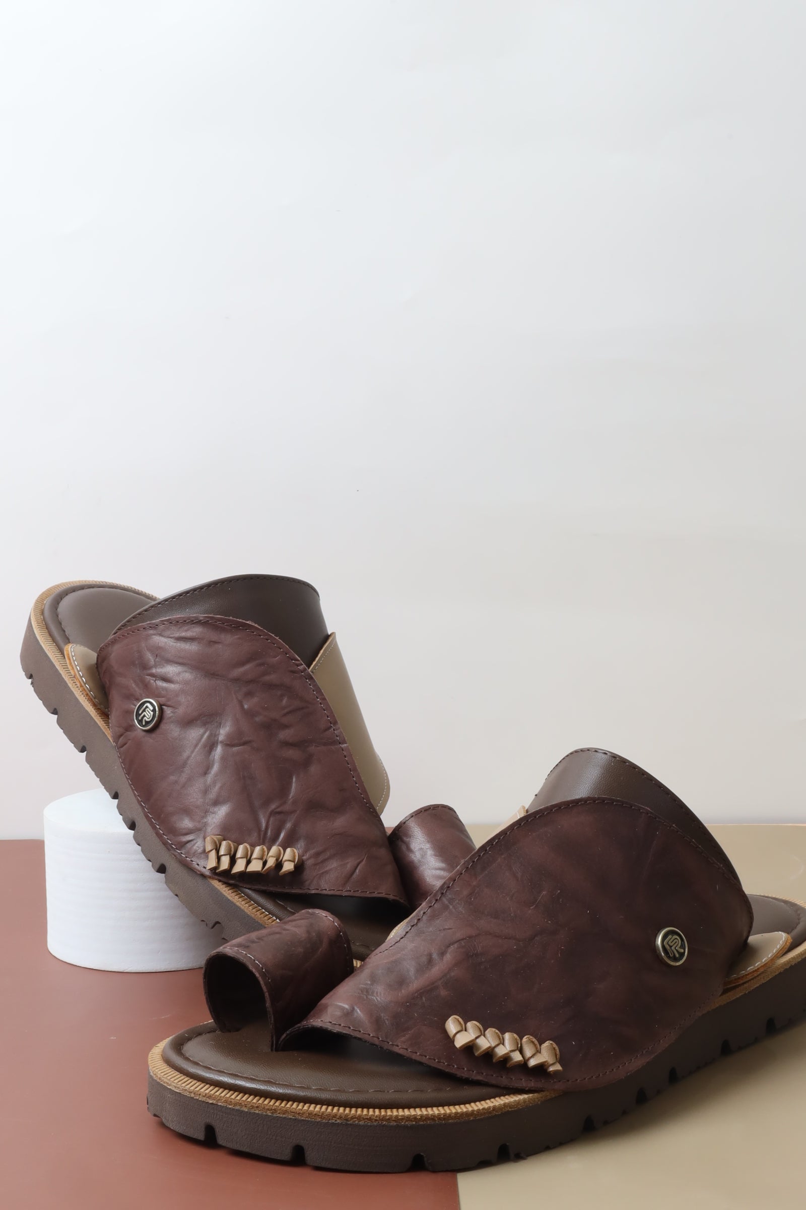 شرقي ايطالي جلد طبيعي 1261002