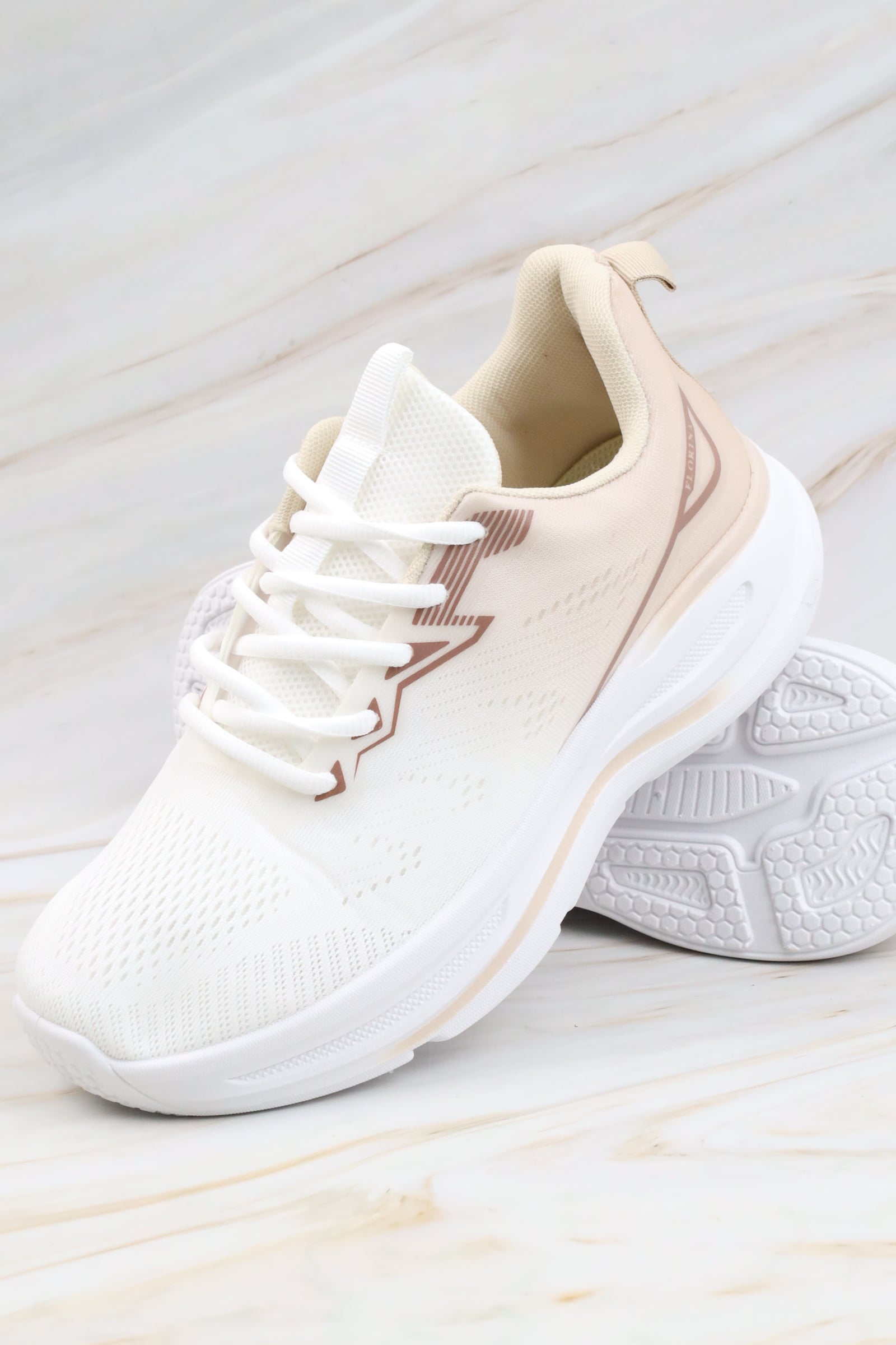حذاء رياضي 23323