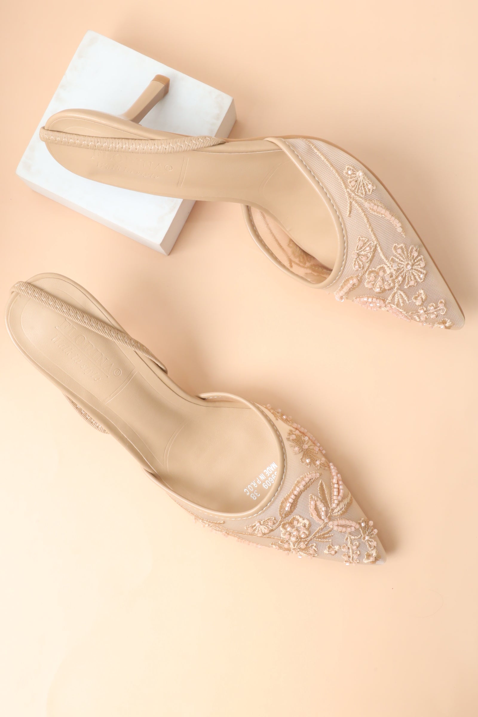 Mid-heel sandal 89609