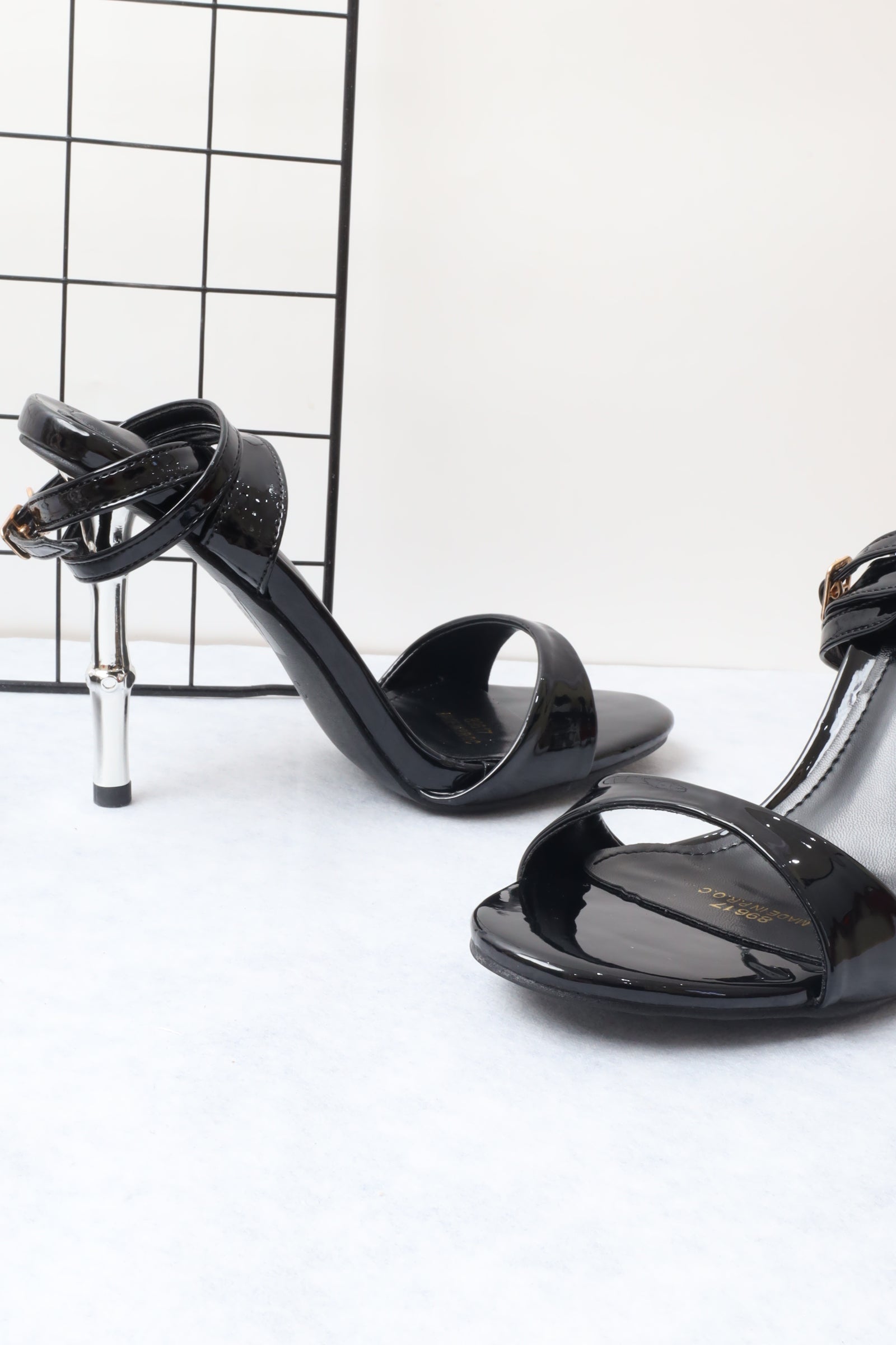 صندل نسائي بكعب عالي 89617