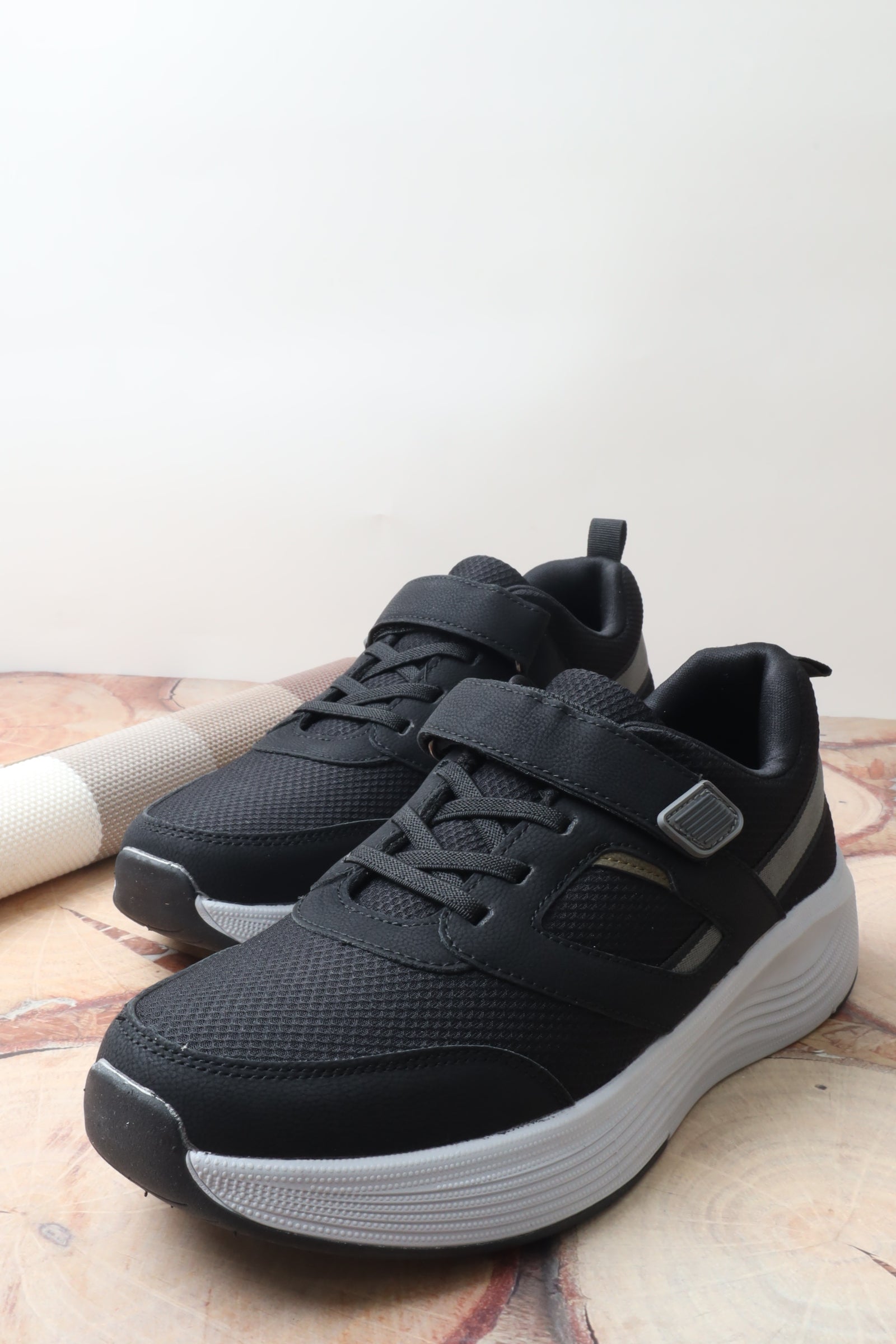 حذاء ولادي رياضي 38013