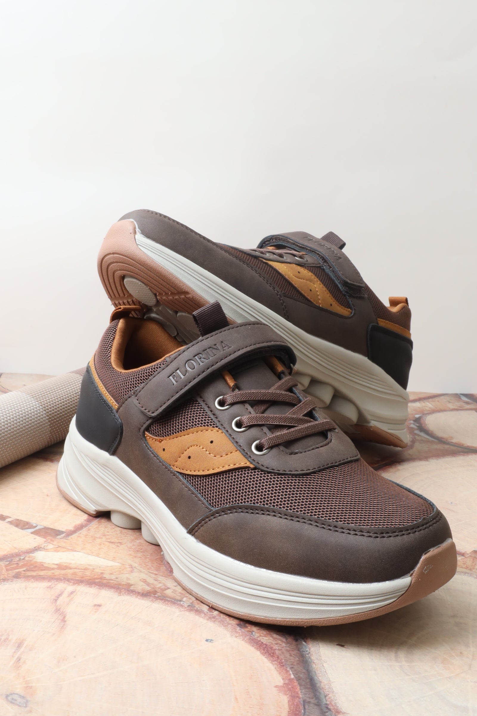 حذاء ولادي رياضي 38011