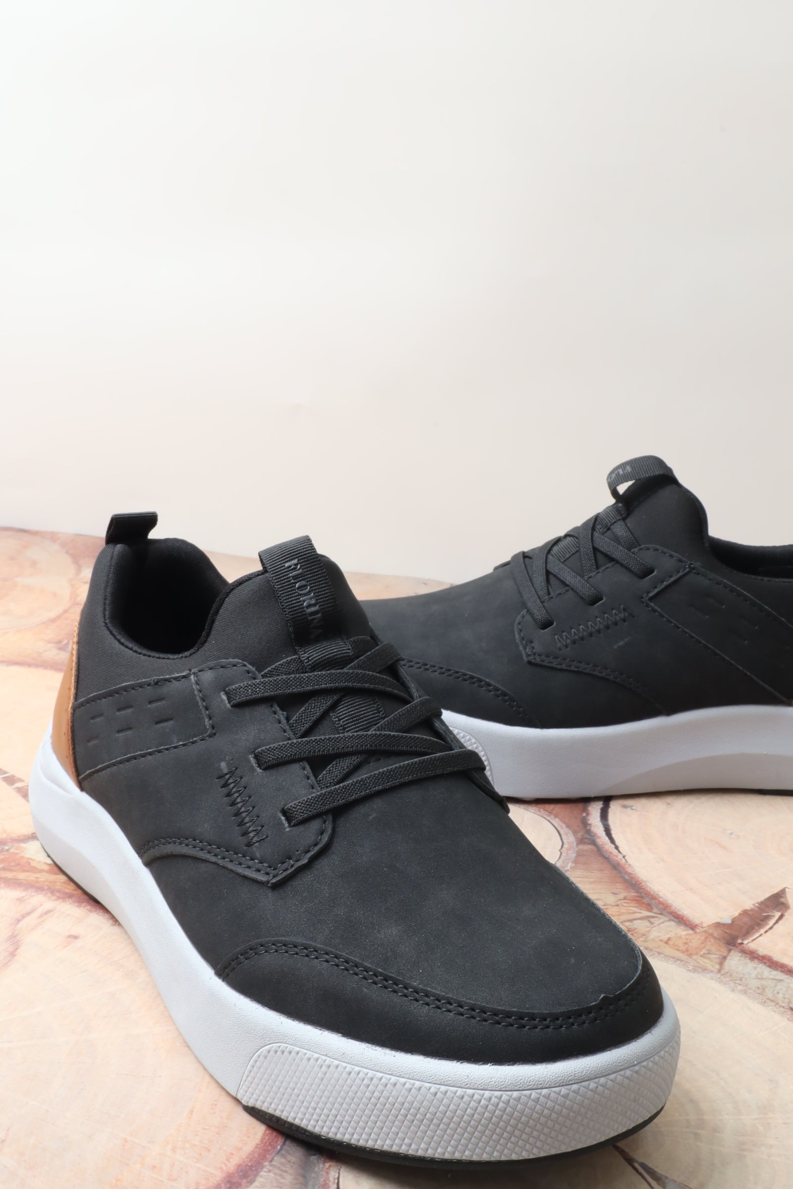 Boys' Athletic Shoes 38014