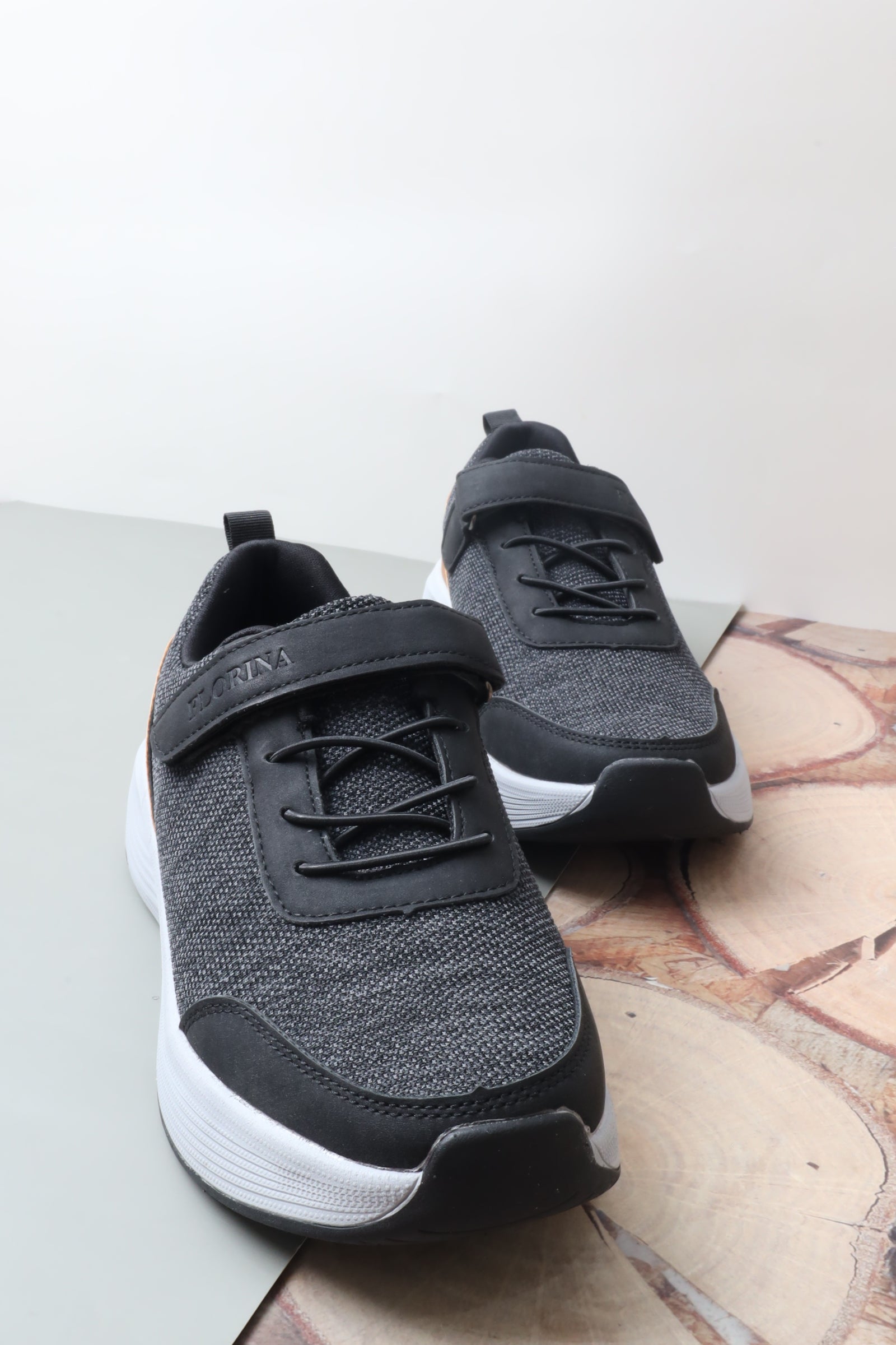 حذاء ولادي رياضي 38015