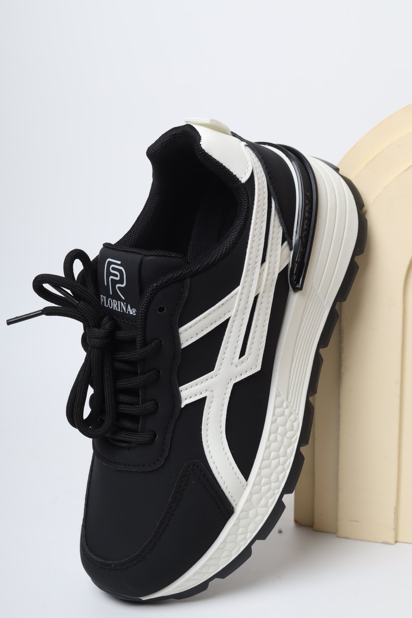 حذاء نسائي رياضي 11157