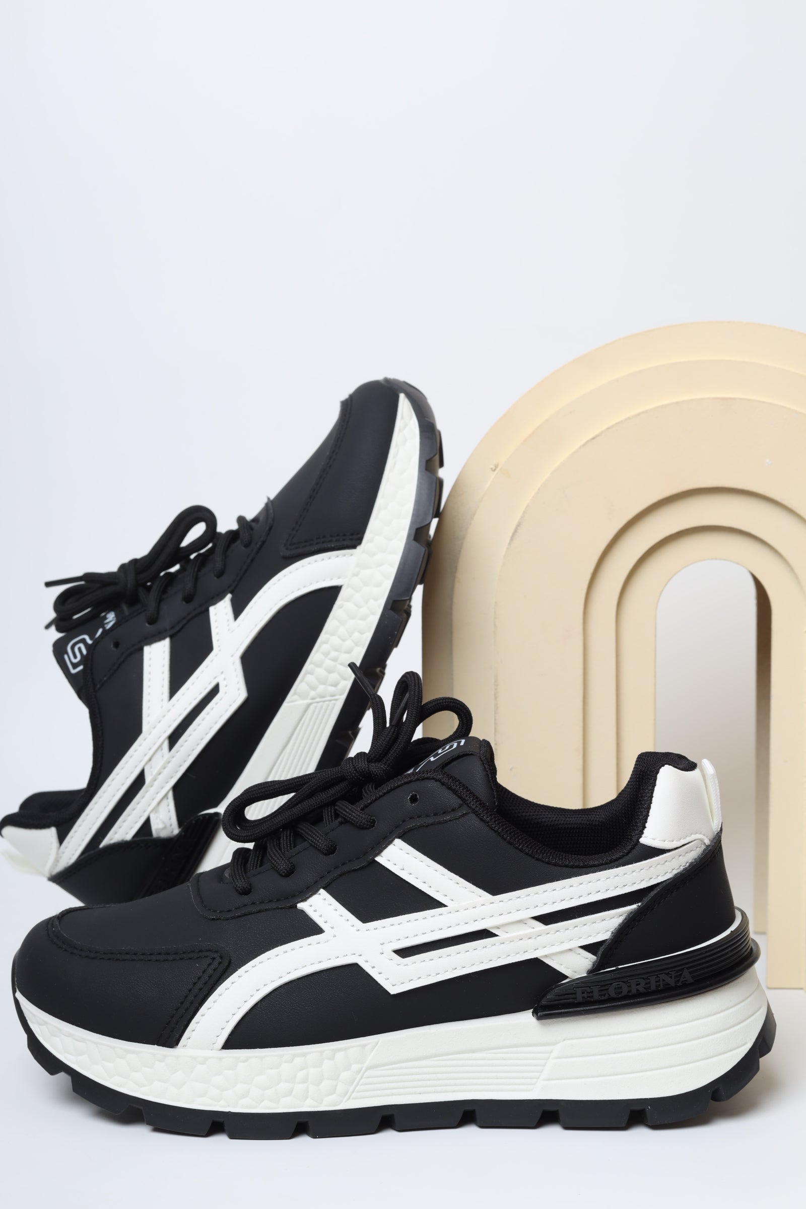 حذاء نسائي رياضي 11157