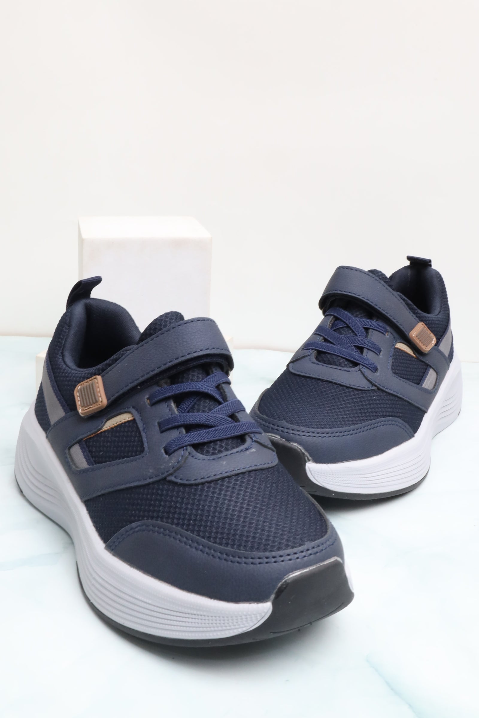 حذاء أطفالي رياضي 38111