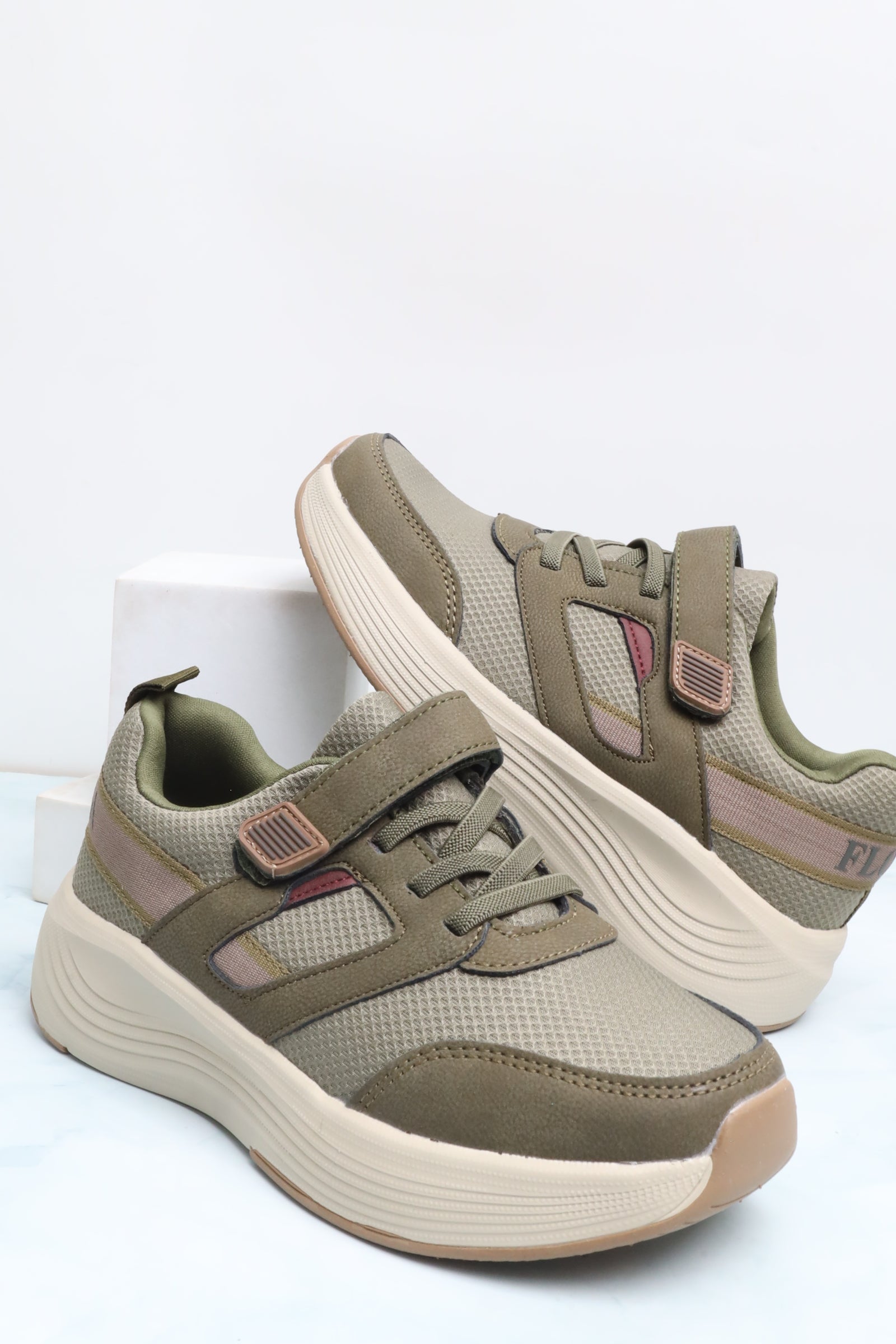 حذاء أطفالي رياضي 38111