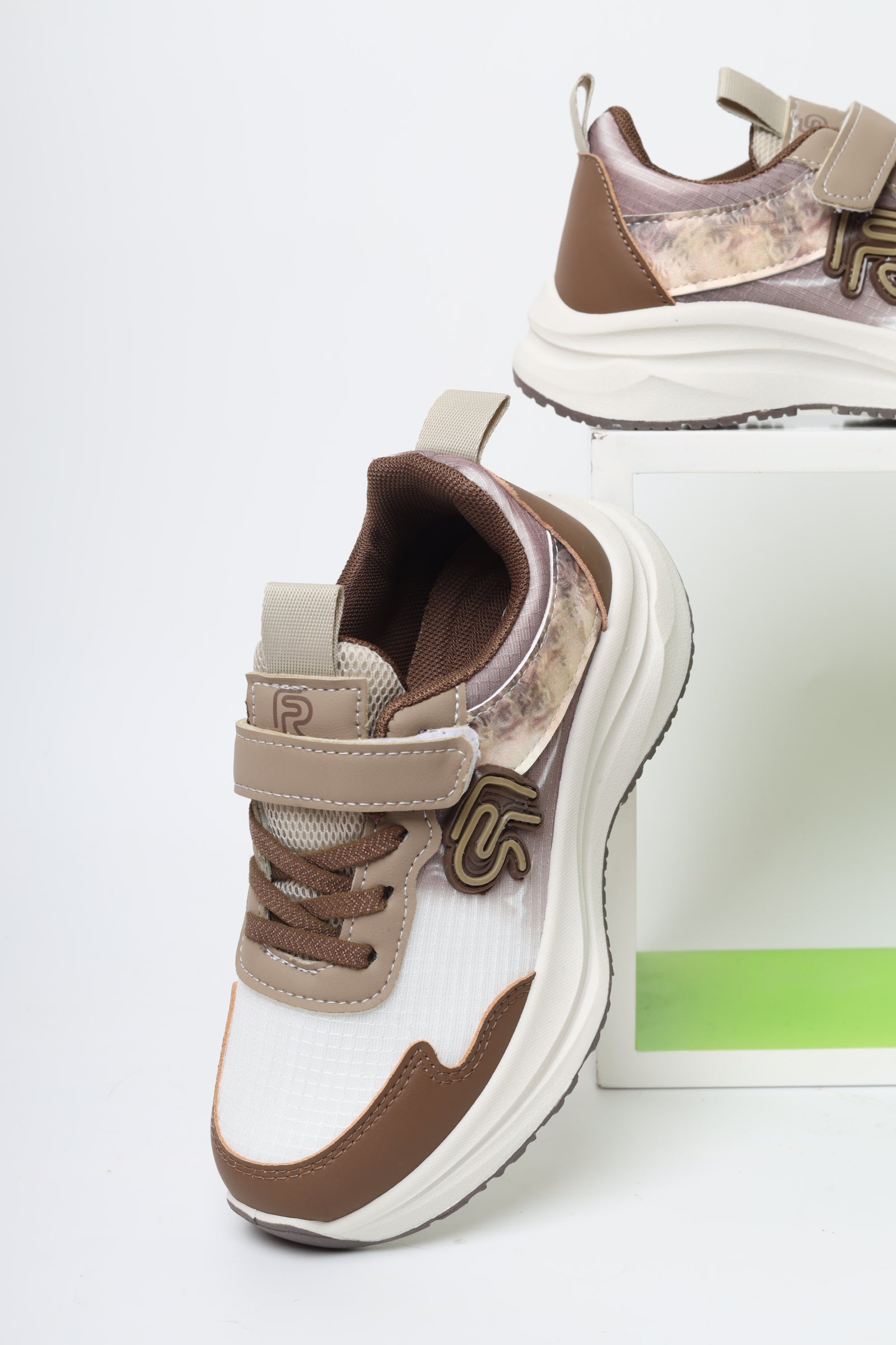 حذاء أطفالي رياضي 12139