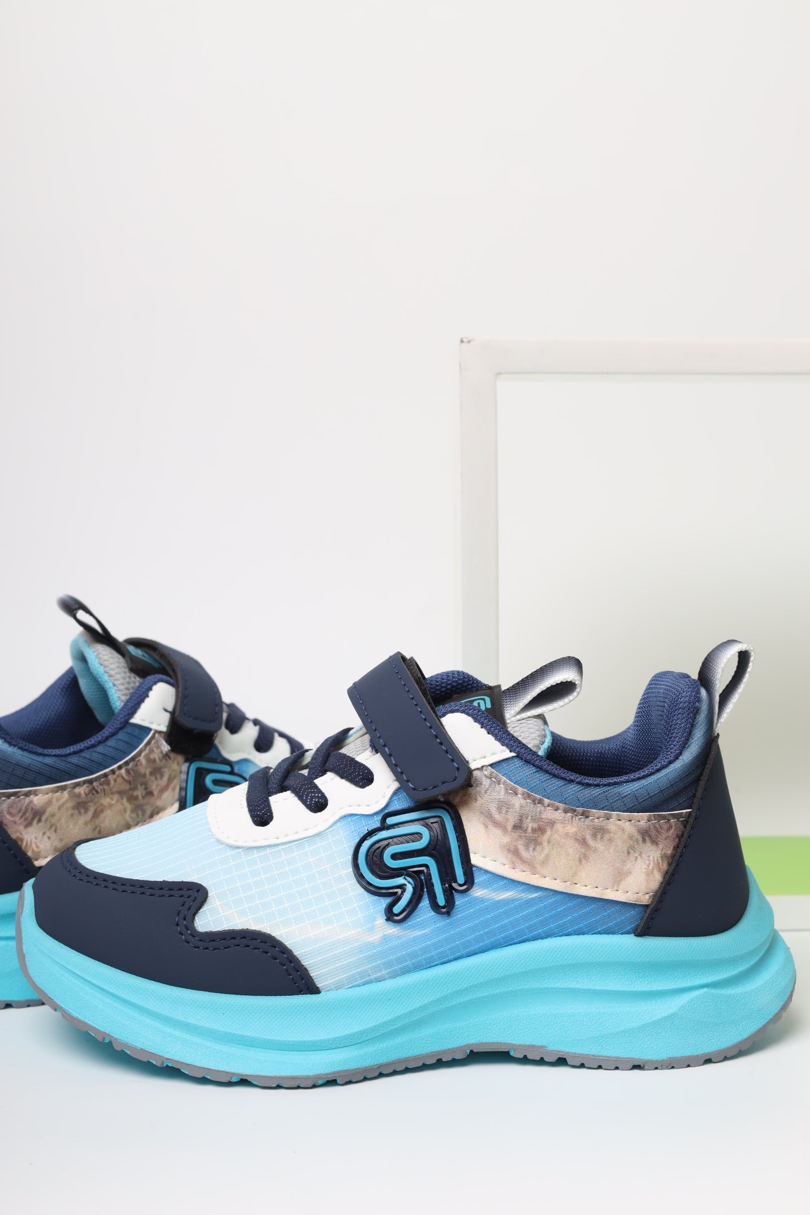 حذاء أطفالي رياضي 12139