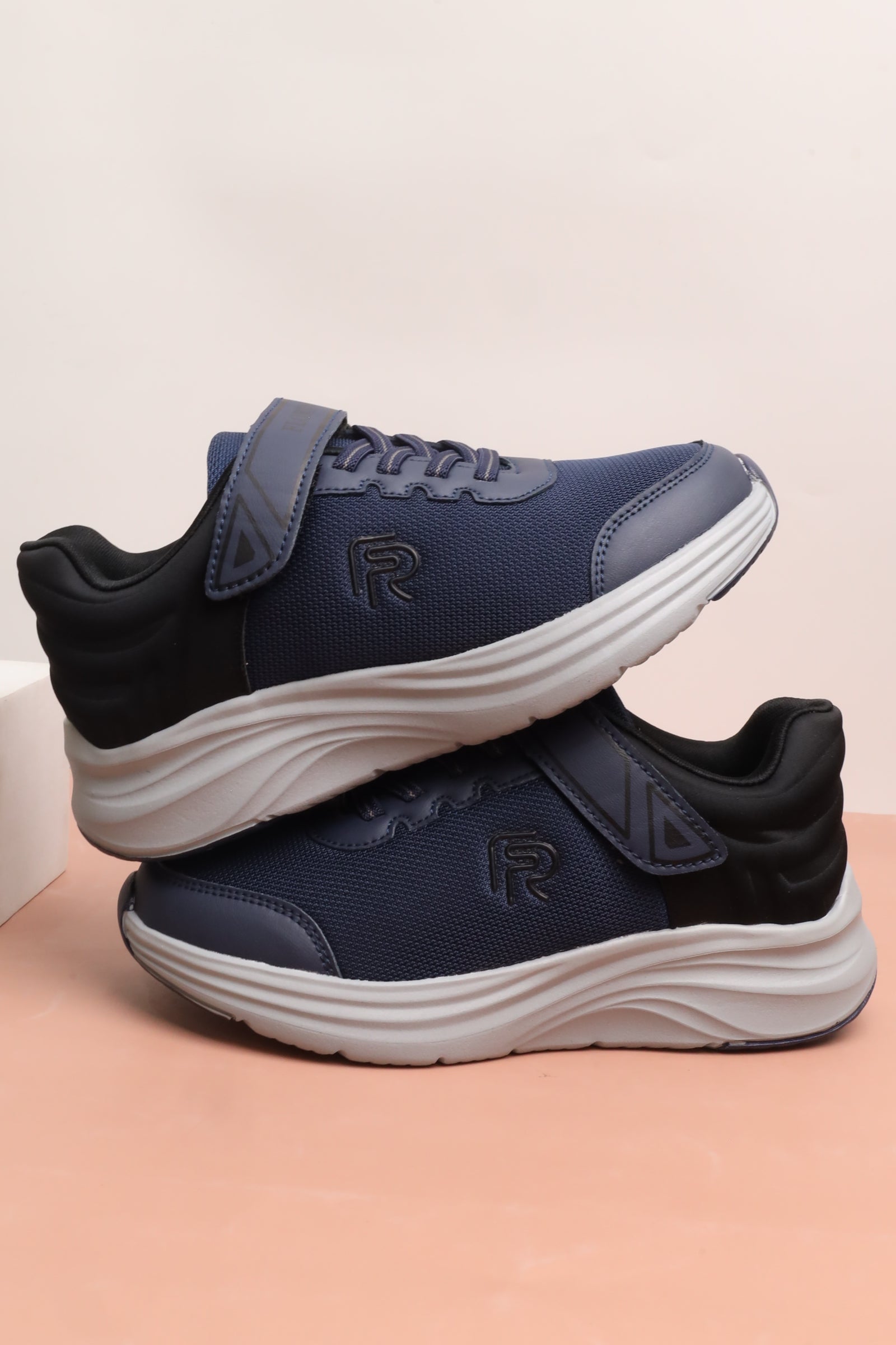 حذاء أطفالي رياضي 38102