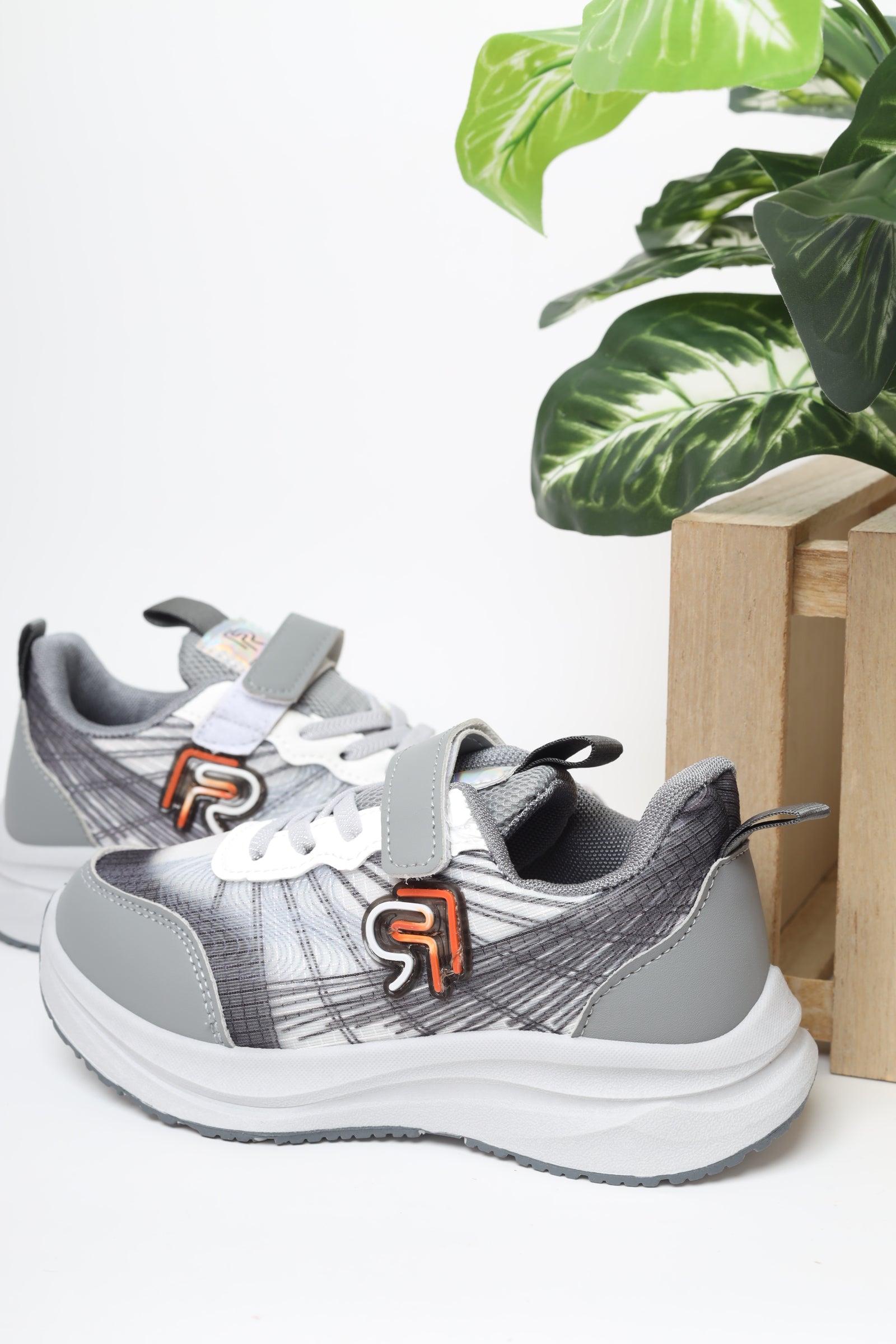 حذاء أطفالي رياضي 12134