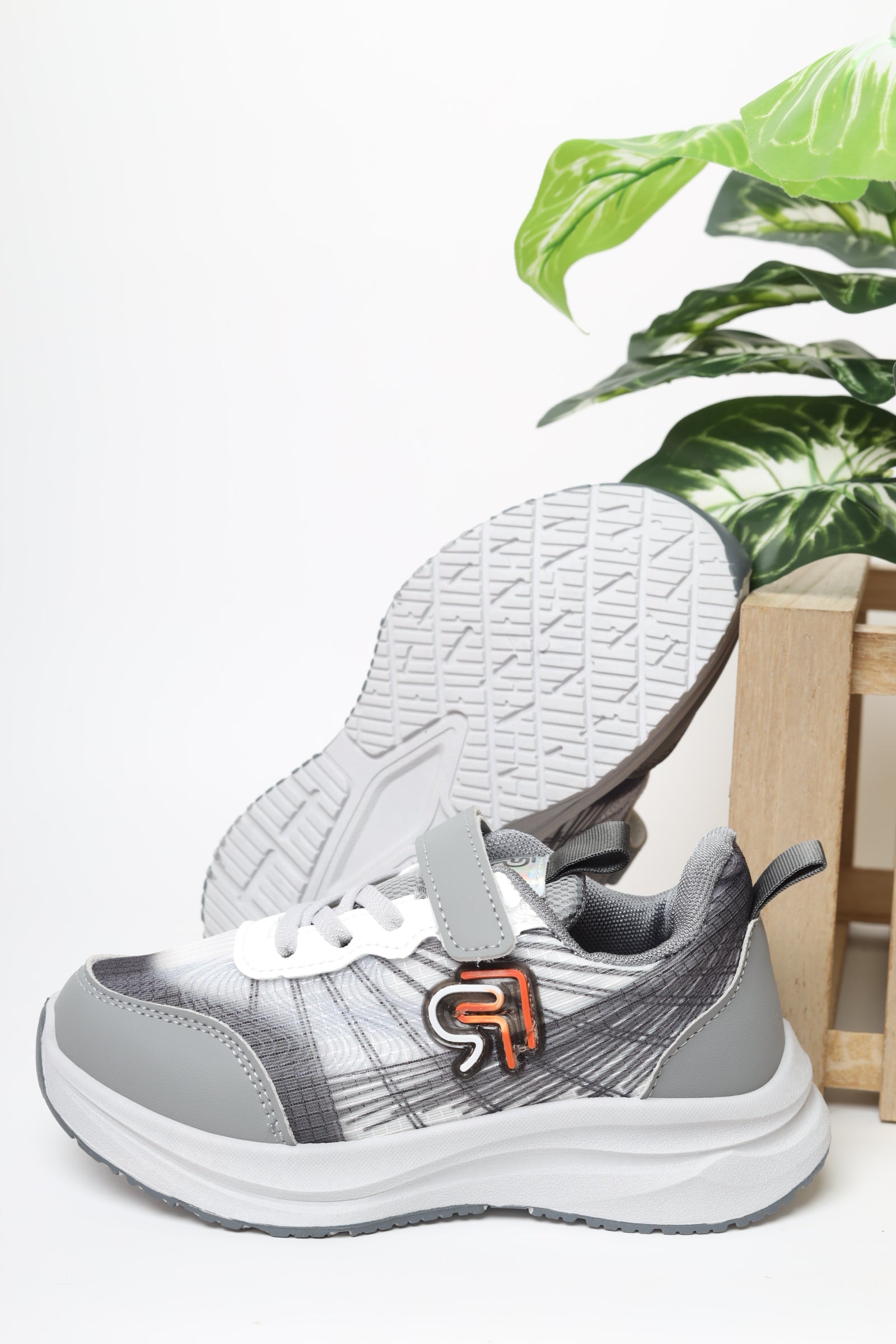 حذاء أطفالي رياضي 12134