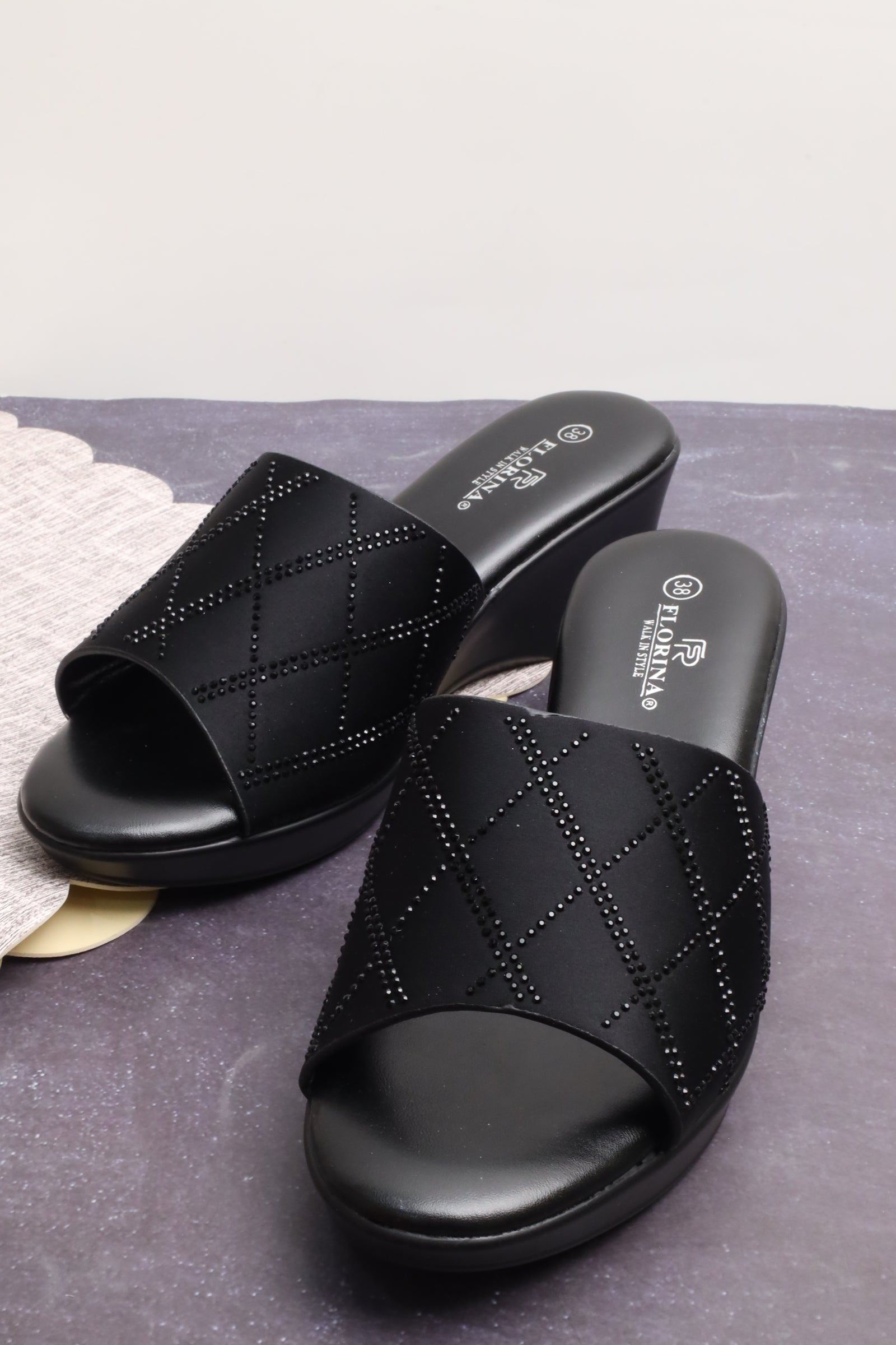 صندل نسائي 26015