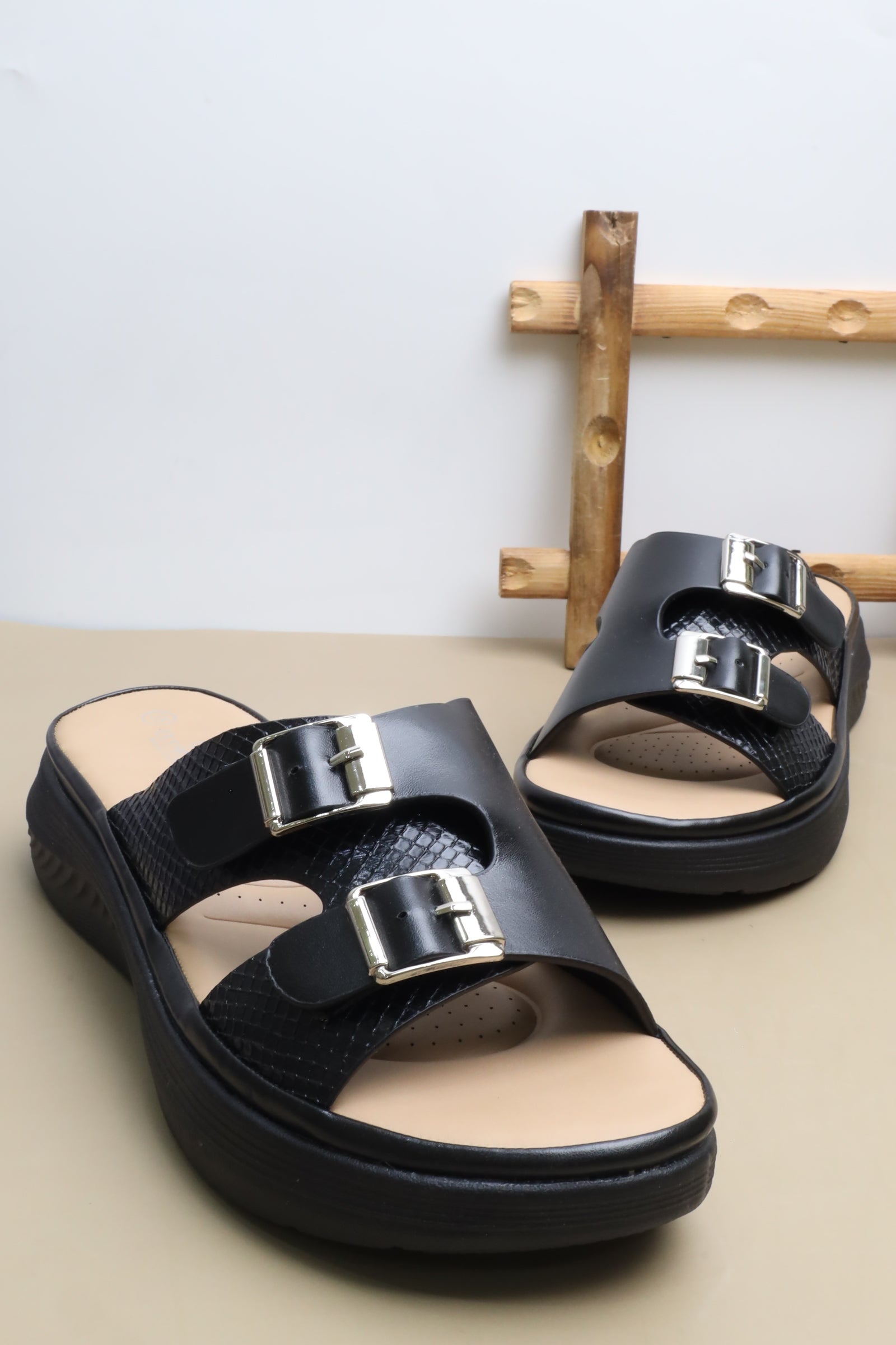 صندل نسائي 26008