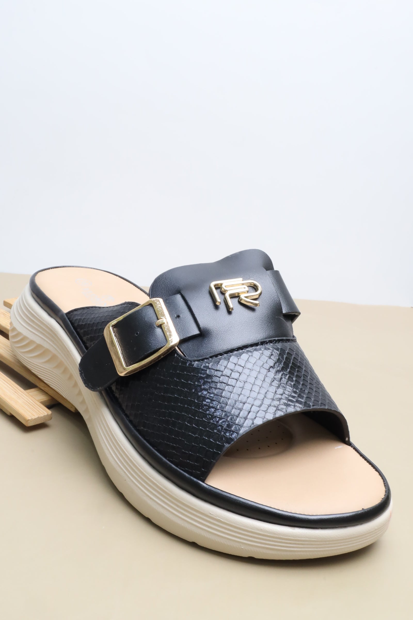 صندل نسائي 26007