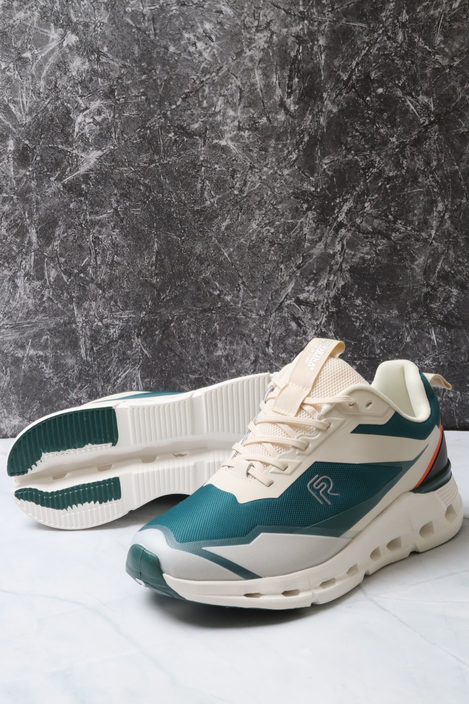 Sports shoes 158554