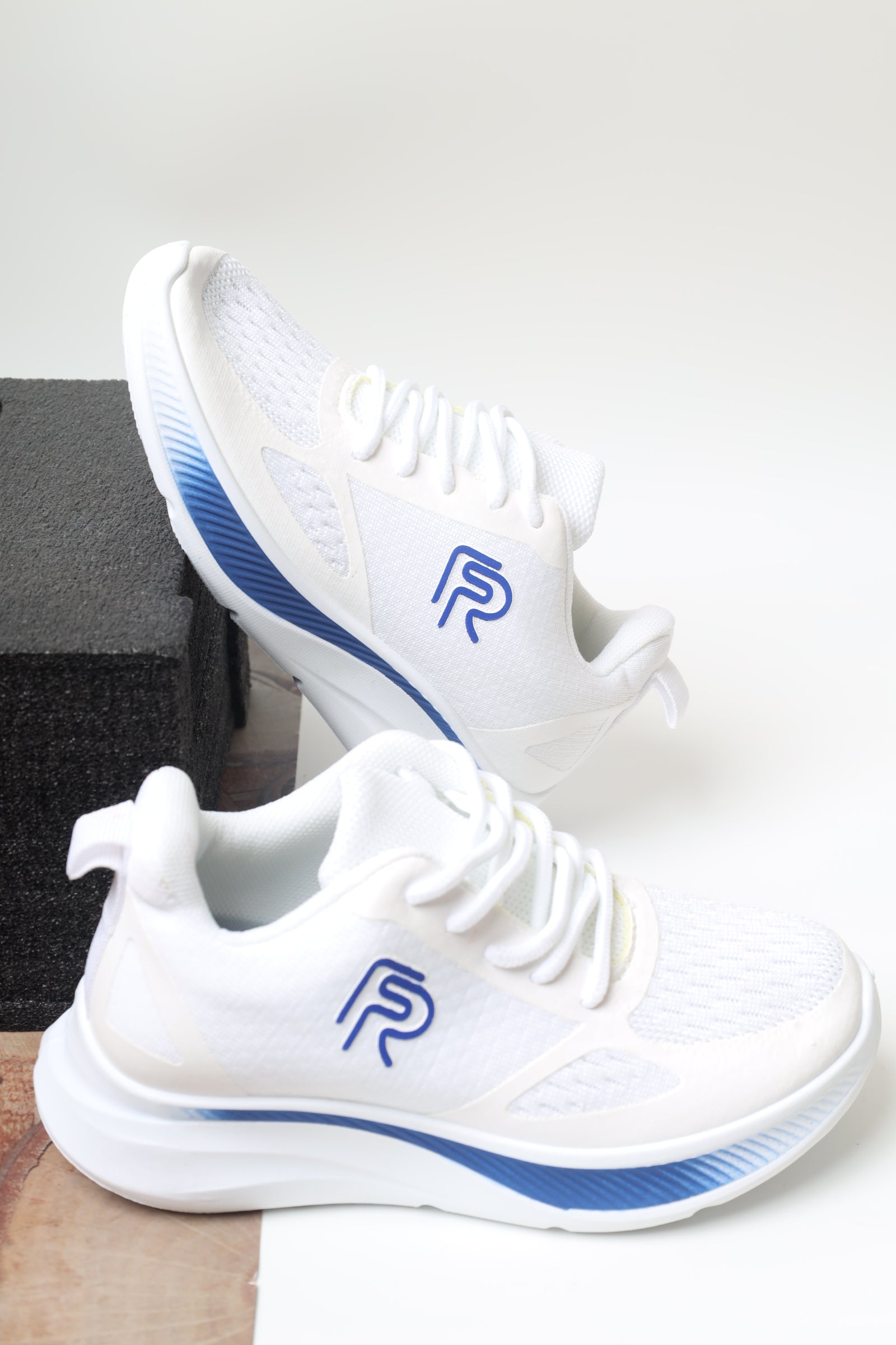 حذاء أطفالي رياضي 12136