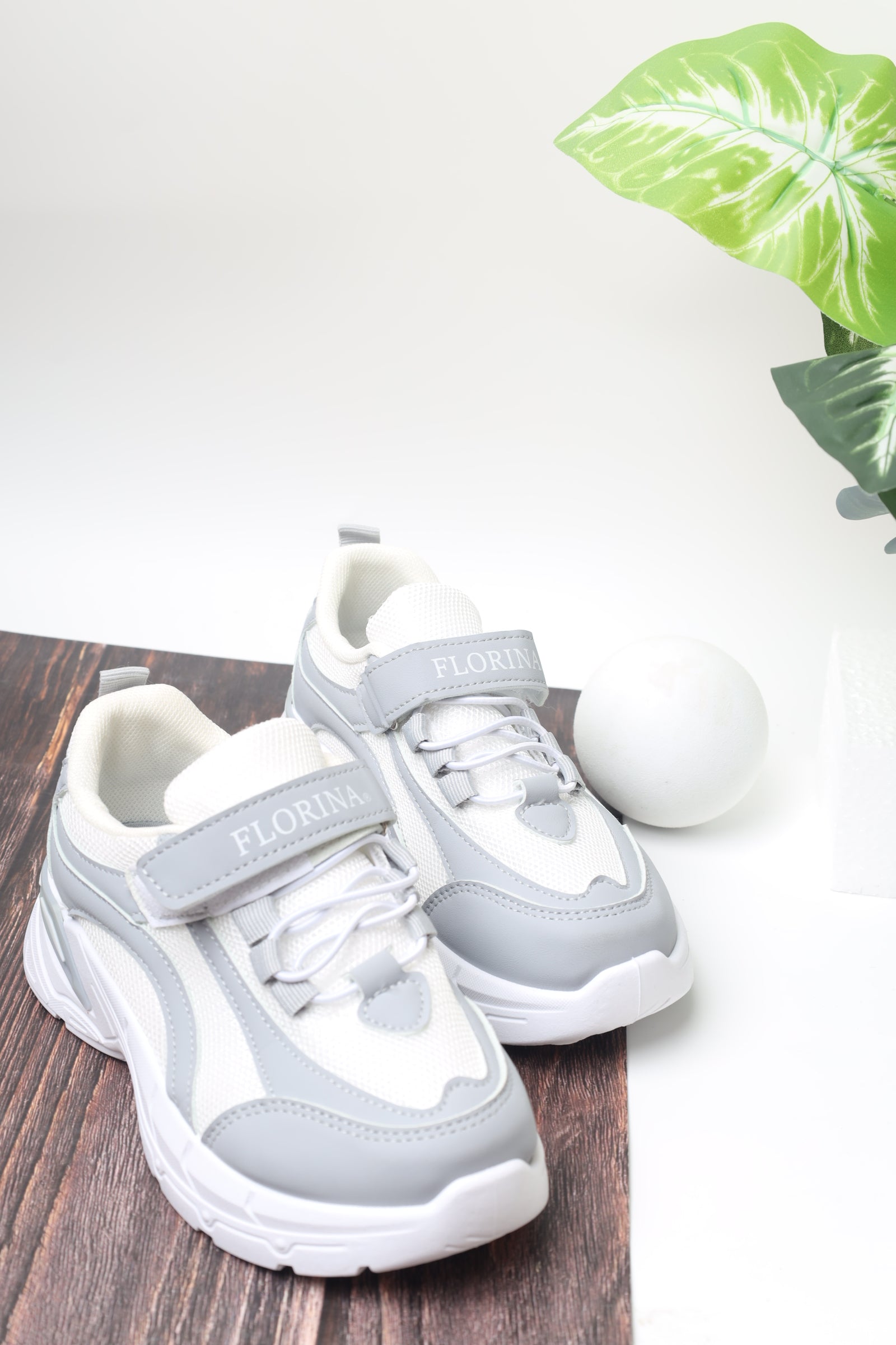 حذاء أطفالي رياضي 12135