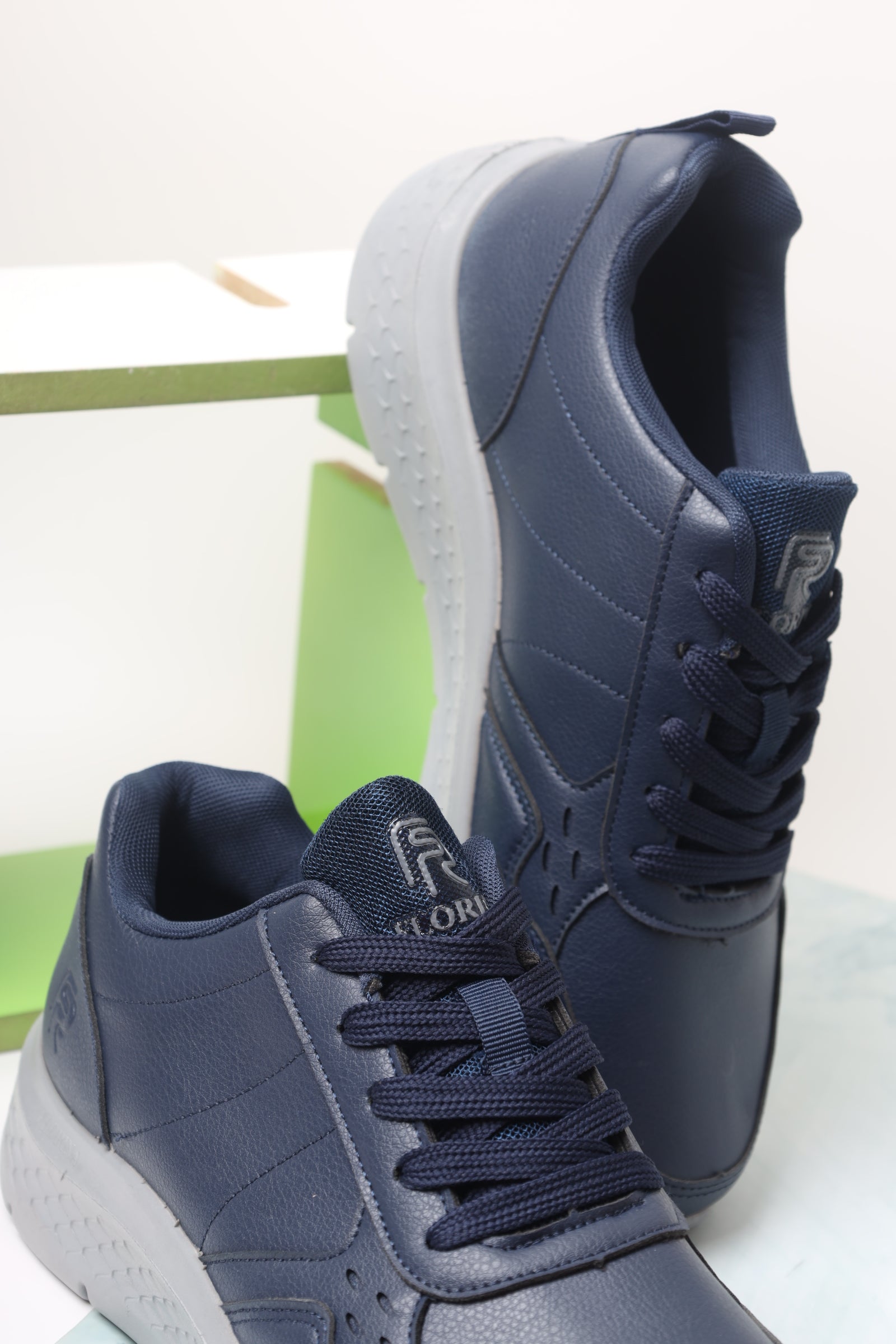 حذاء رياضي 23309