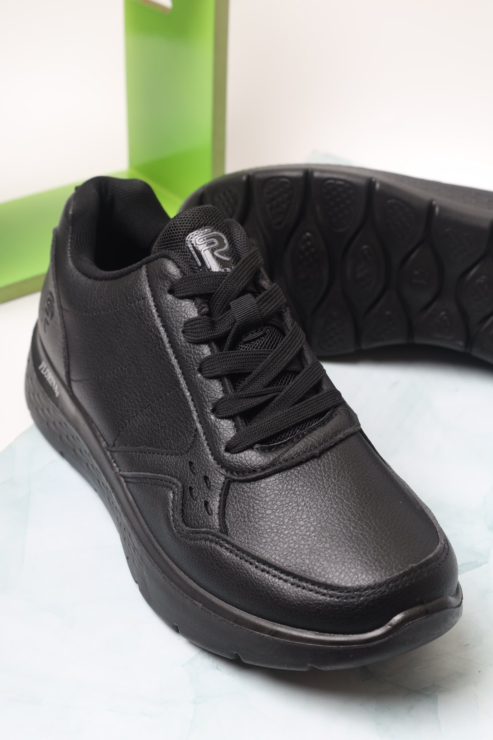 حذاء رياضي 23309