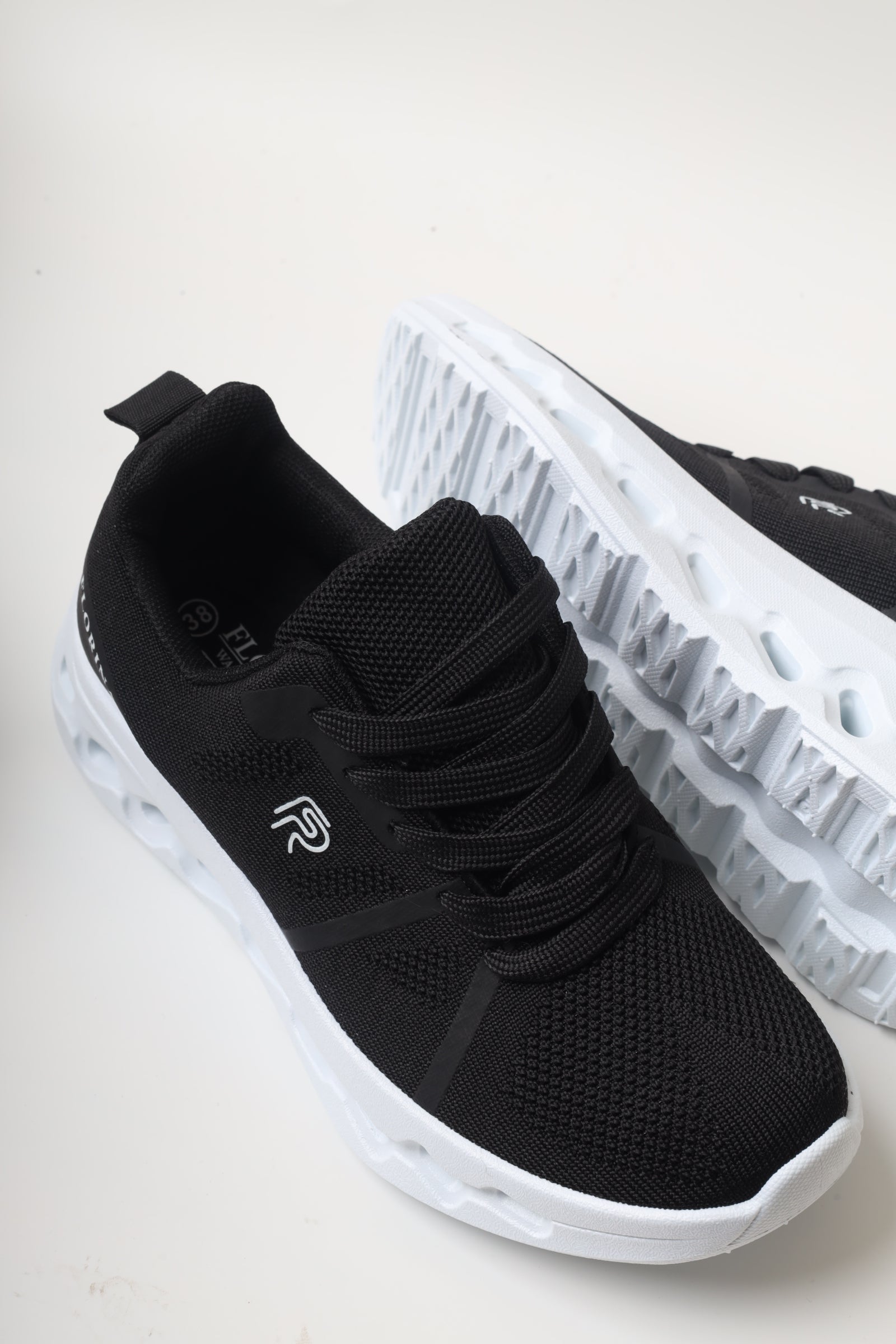 حذاء نسائي رياضي 11153