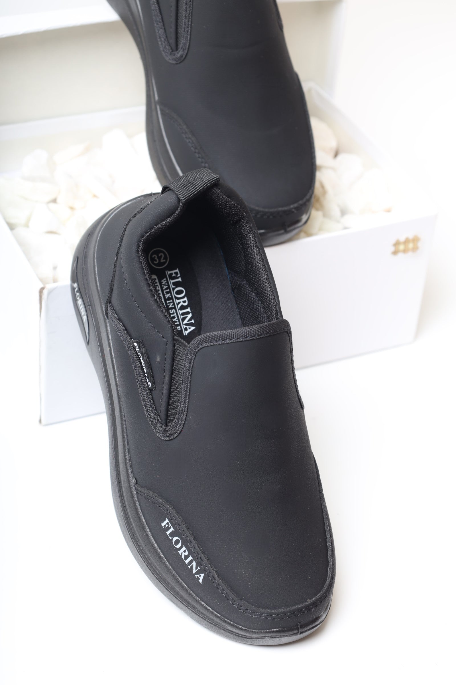 حذاء أطفالي رياضي 12138