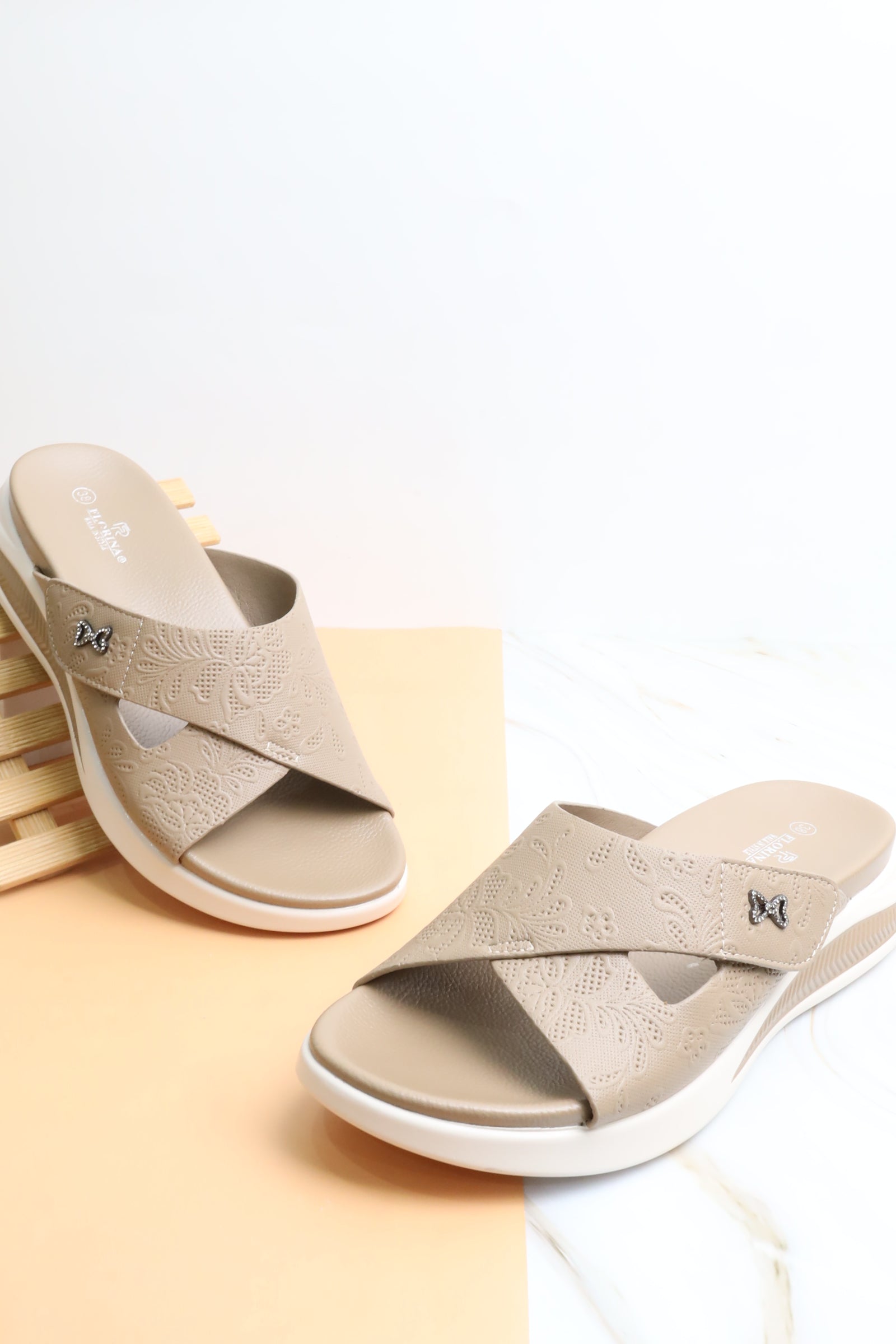 صندل نسائي 26005