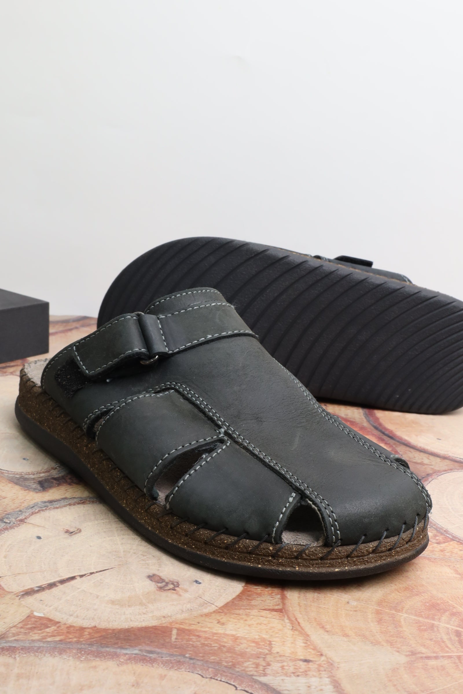 صندل رجالي 138005