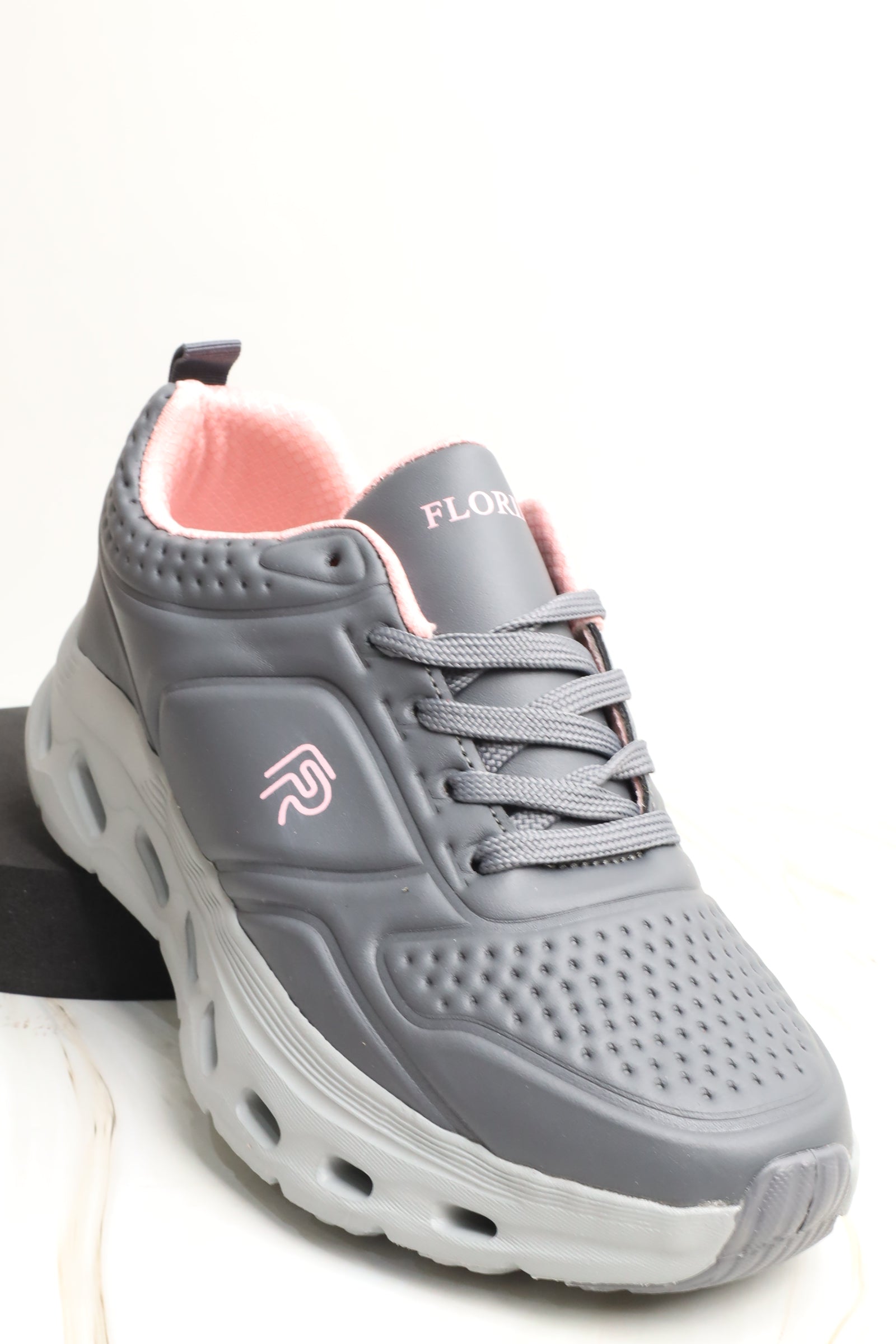 حذاء نسائي رياضي 76926