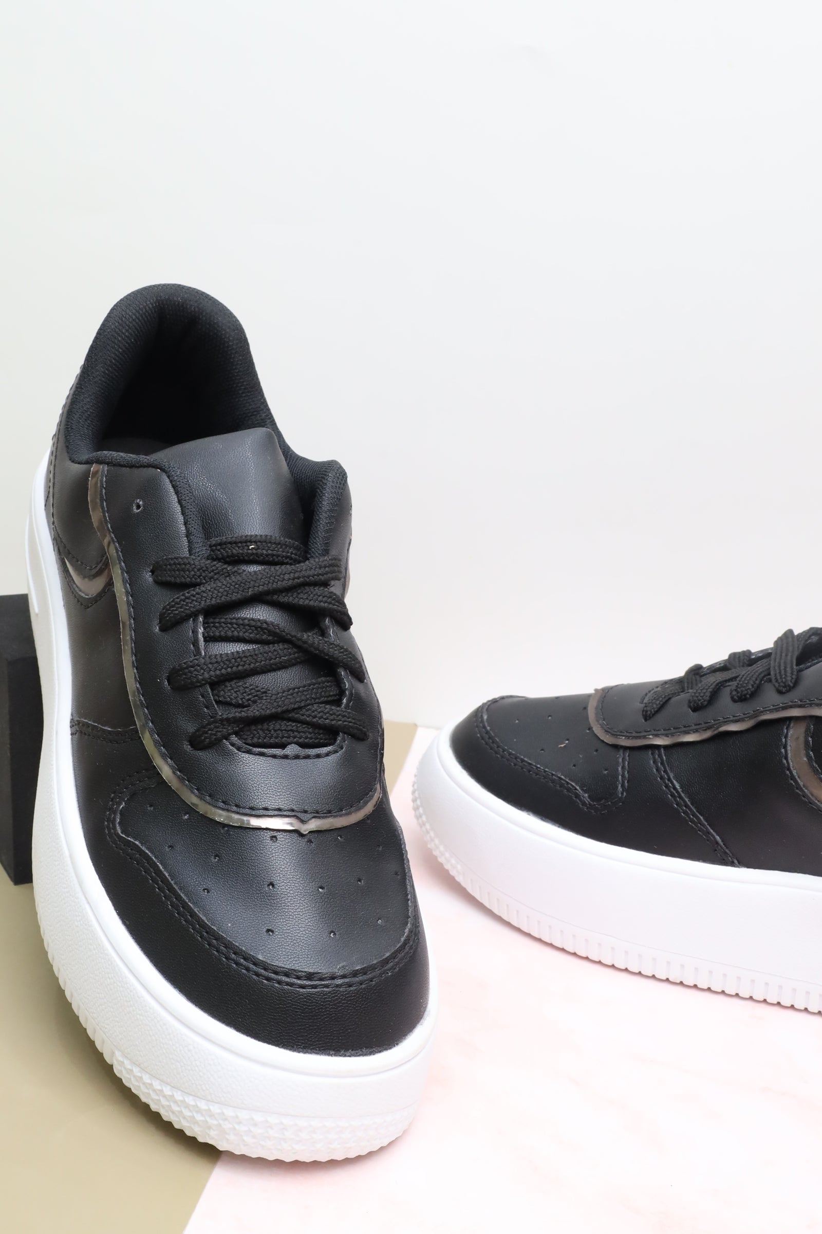 حذاء نسائي رياضي 77007