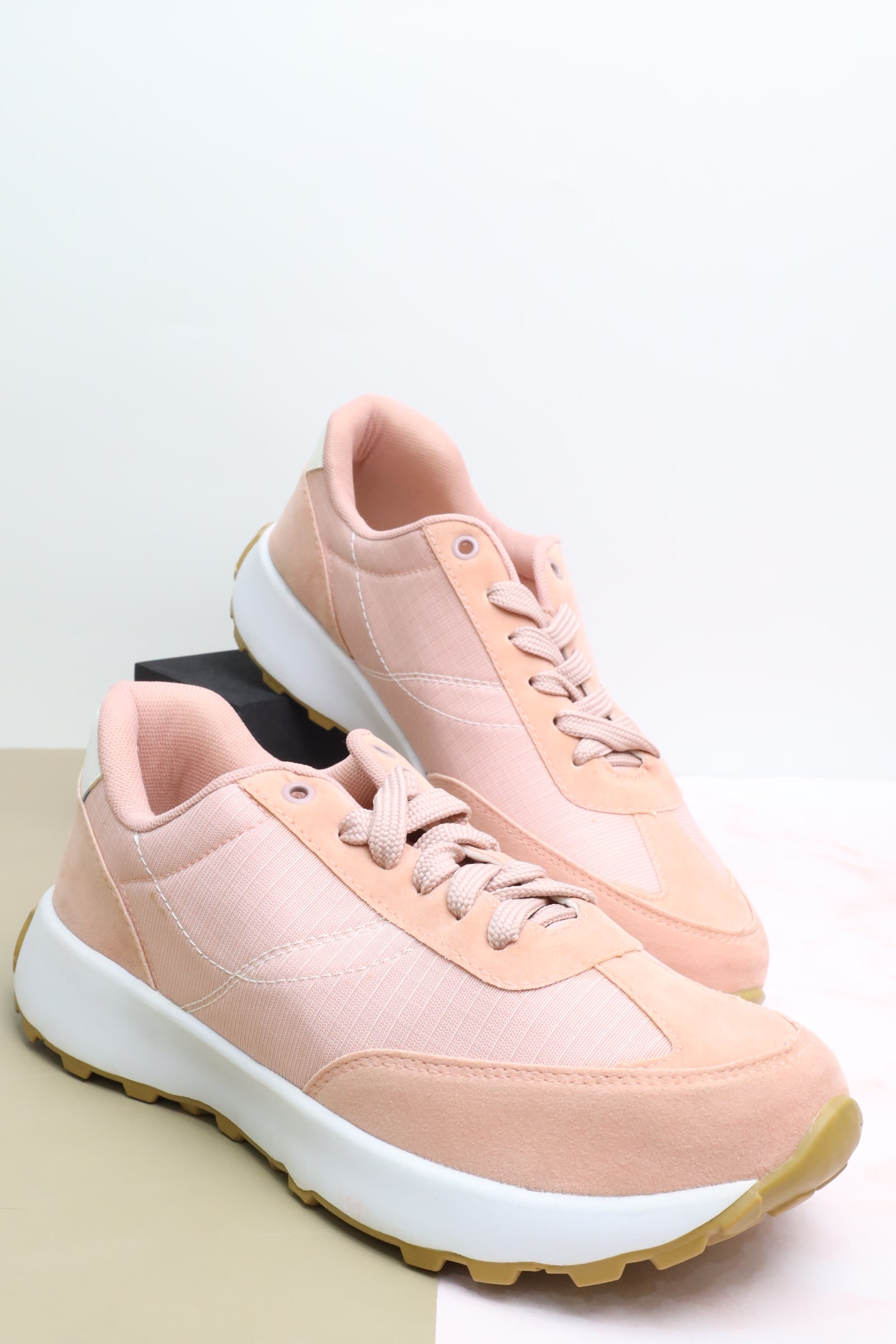 حذاء نسائي رياضي 77001