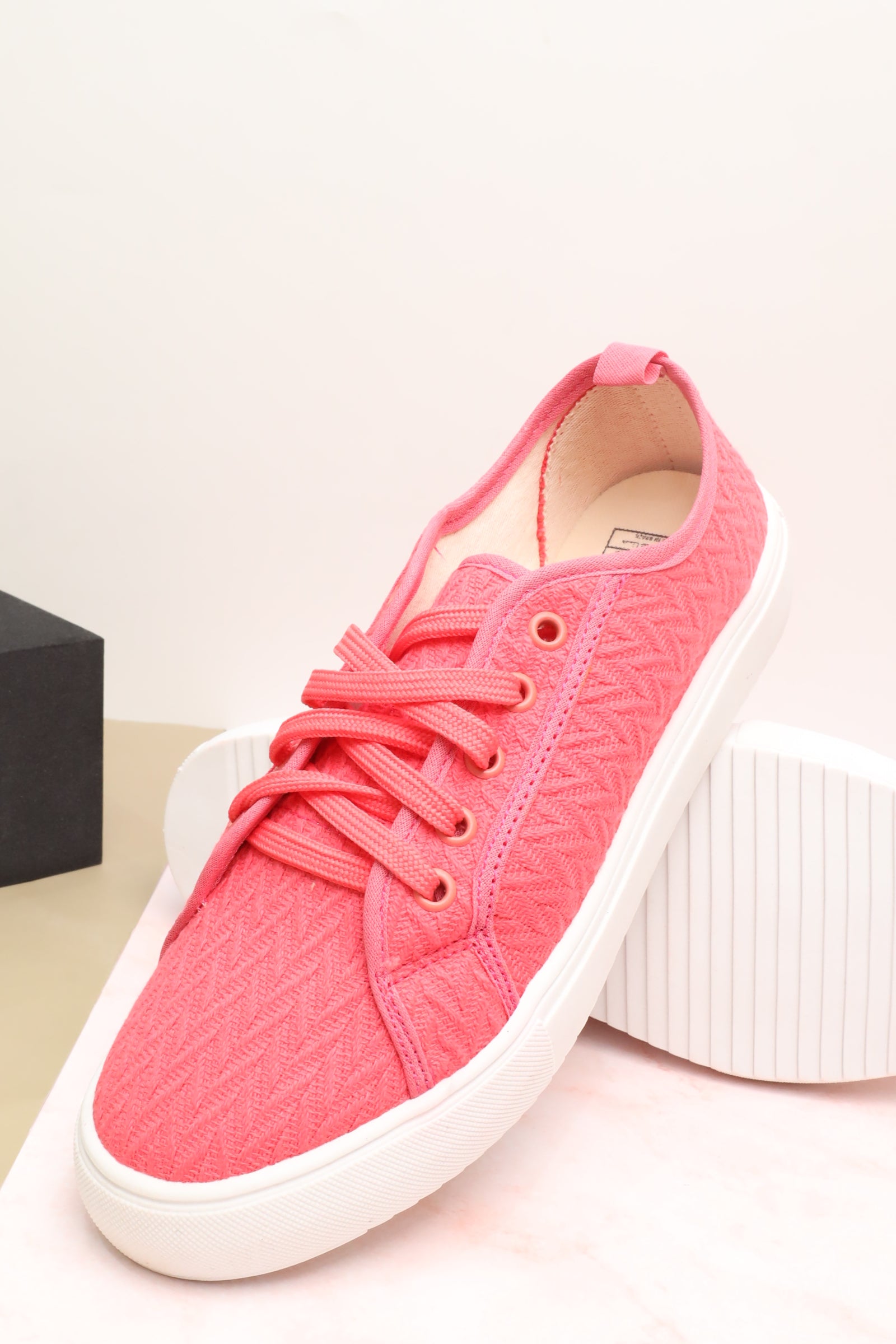 حذاء نسائي رياضي 77011