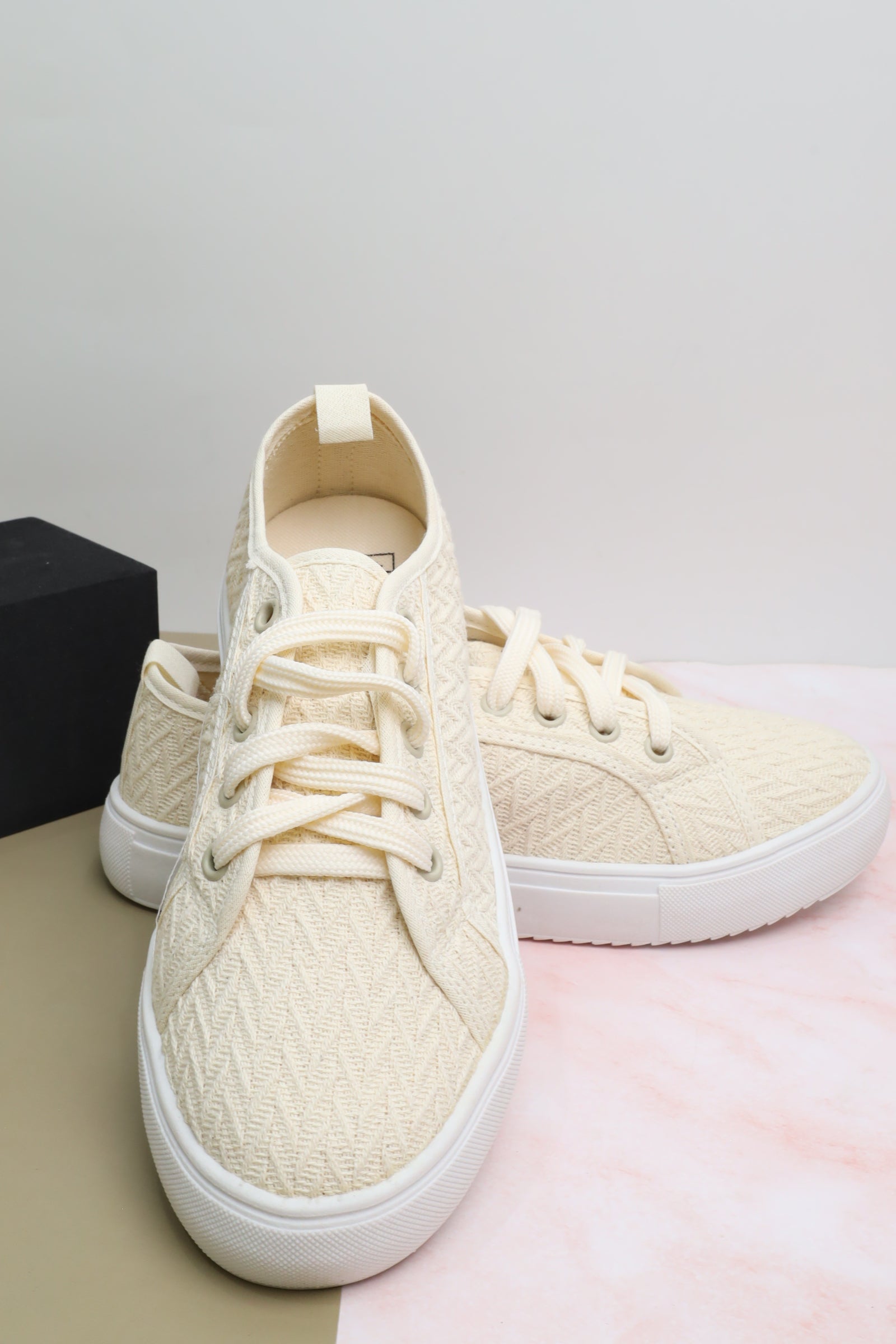 حذاء نسائي رياضي 77011