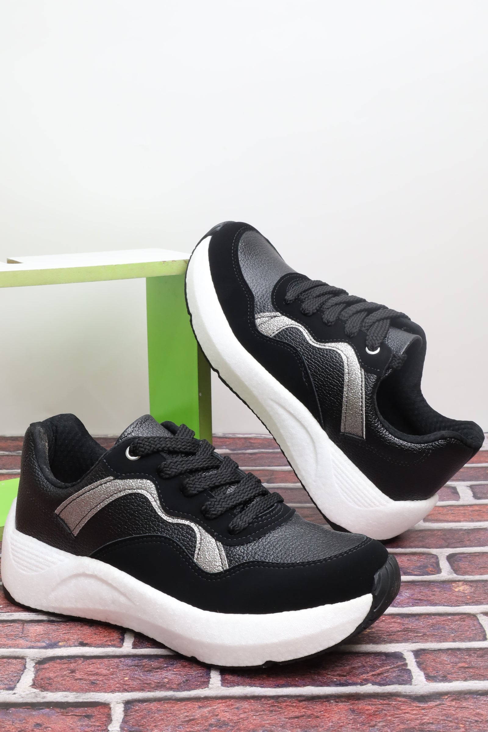 حذاء نسائي رياضي 35019