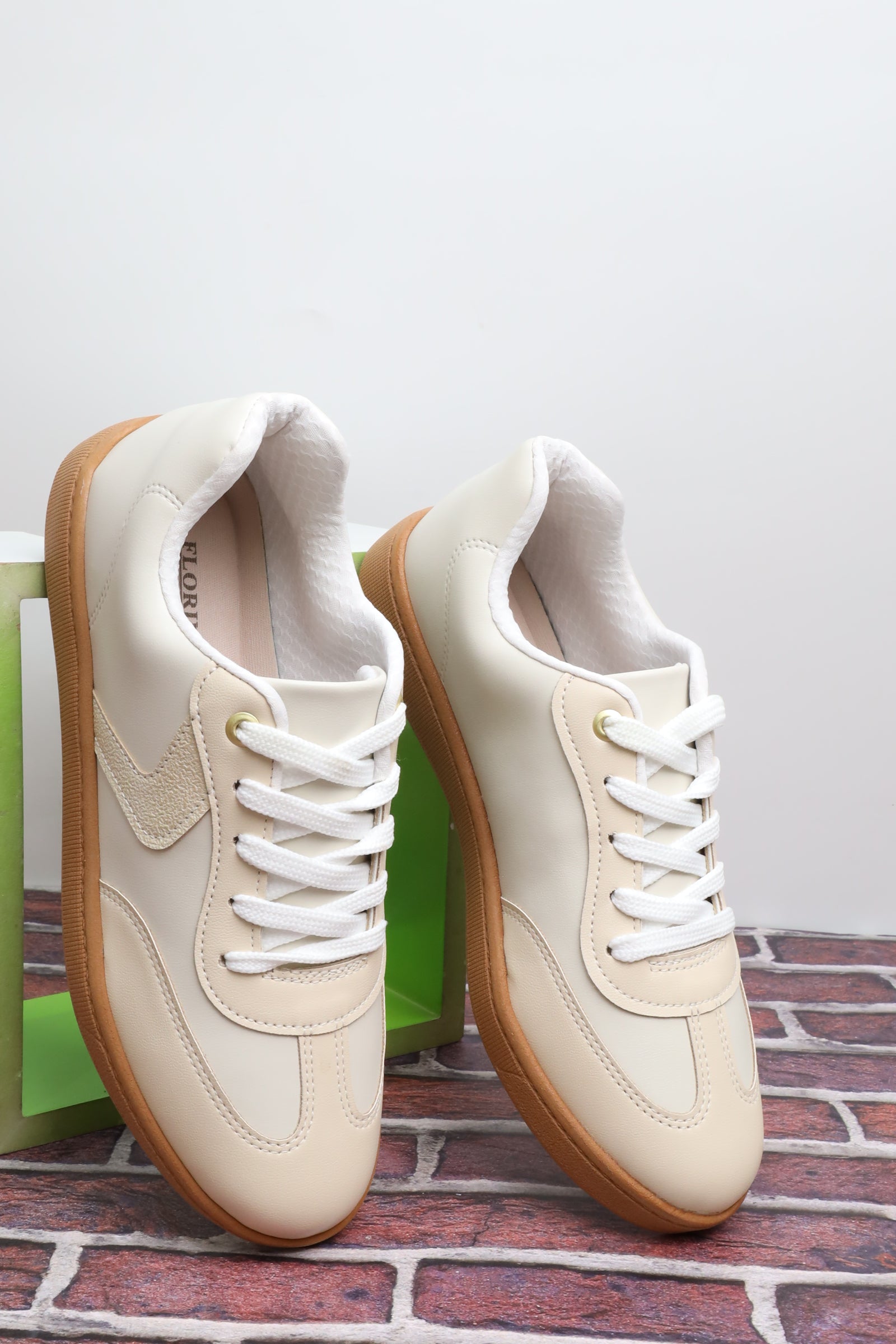 حذا نسائي رياضي 35015
