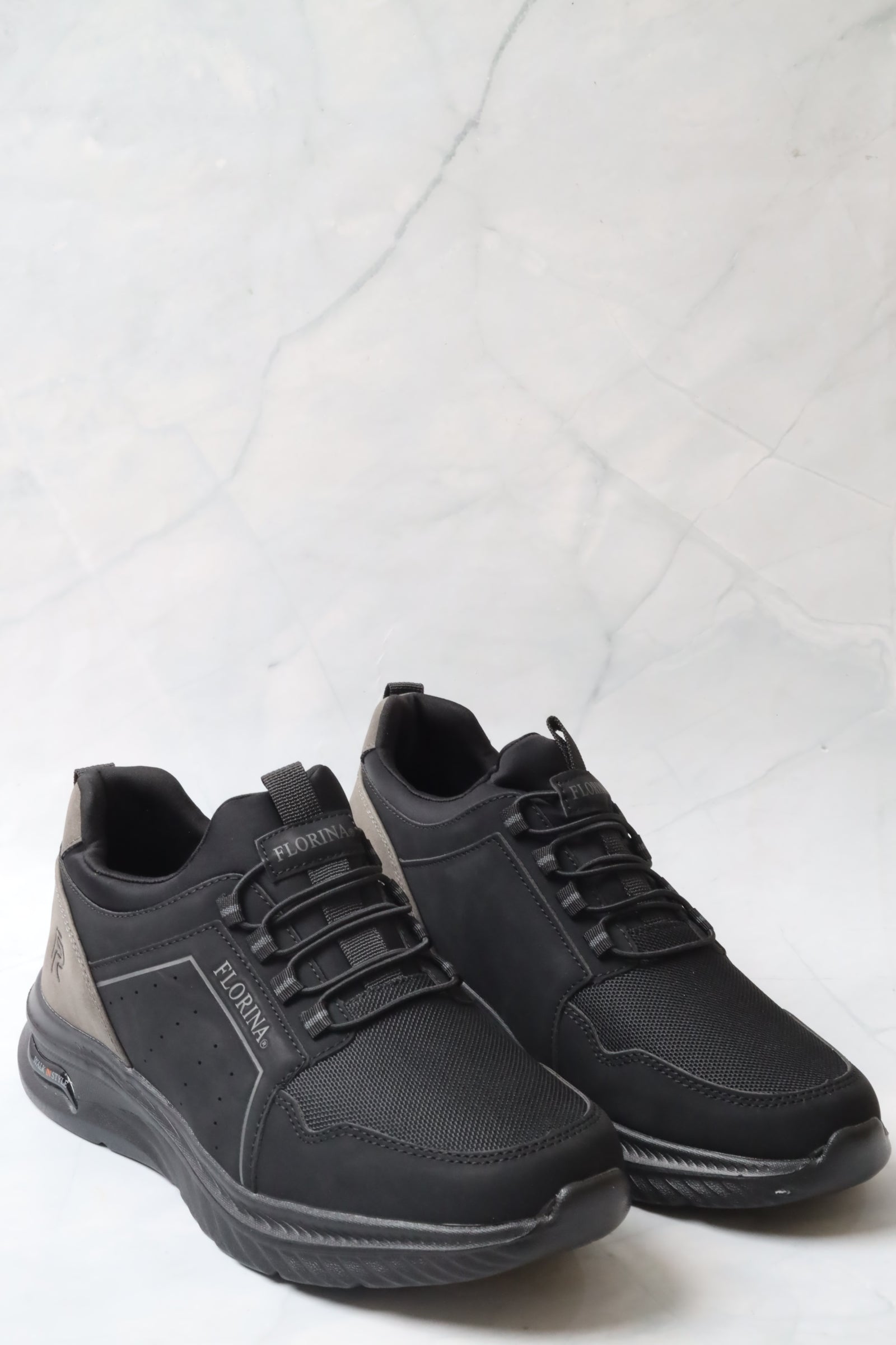 Sports shoes 156001