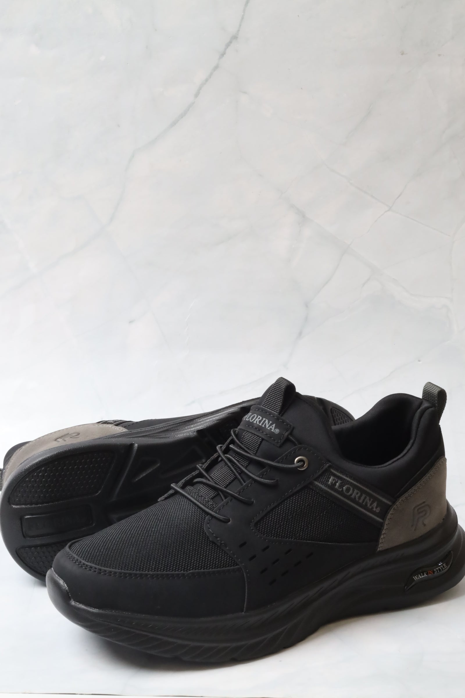 Sports shoes 156002