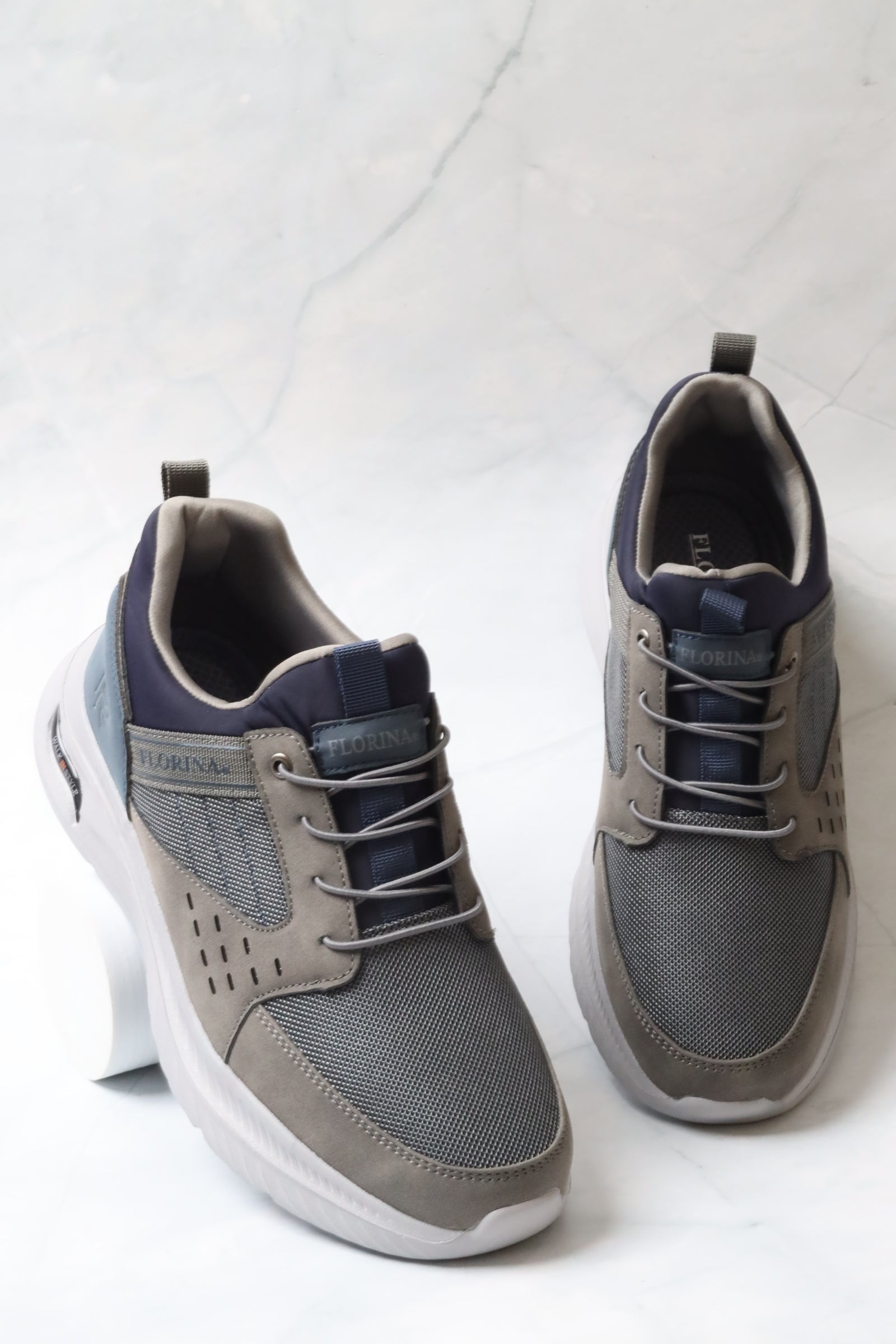 Sports shoes 156002