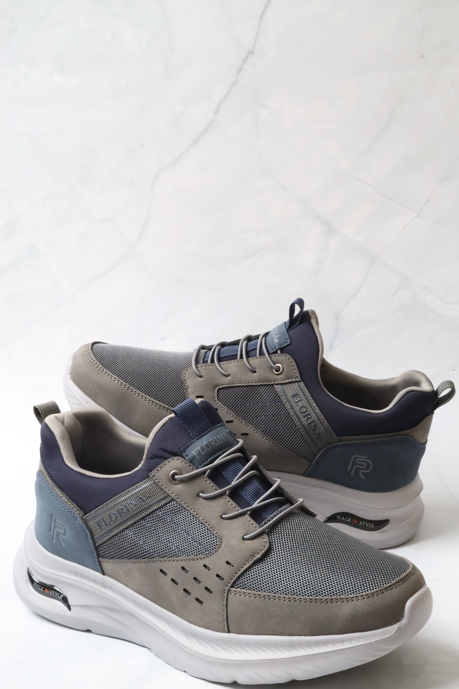 Sports shoes 156002