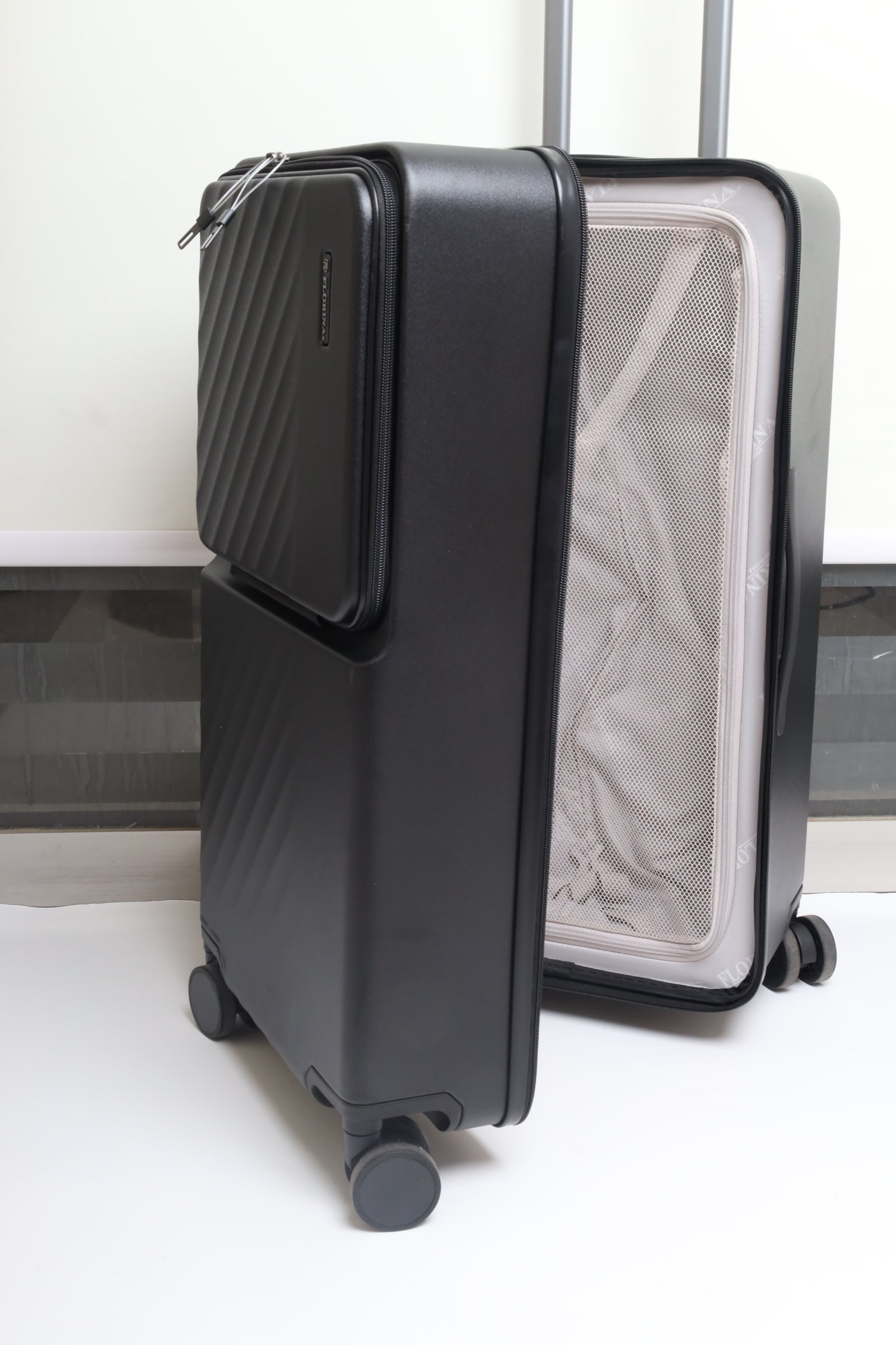 حقيبة سفر 94