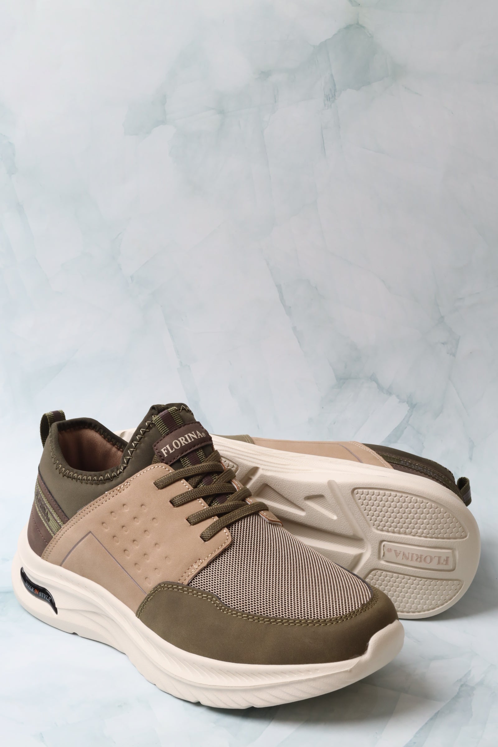 Sports shoes 156005