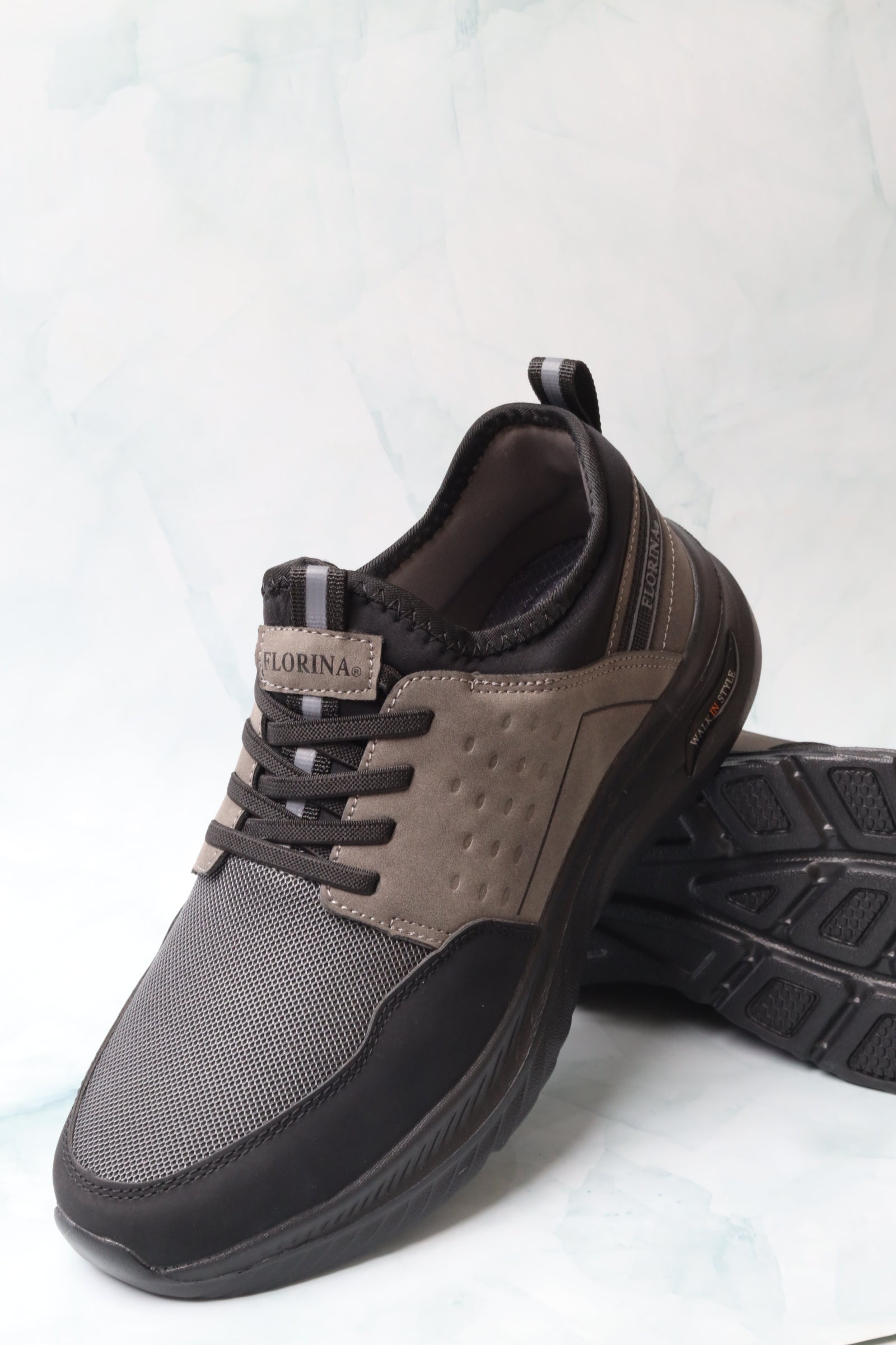 Sports shoes 156005