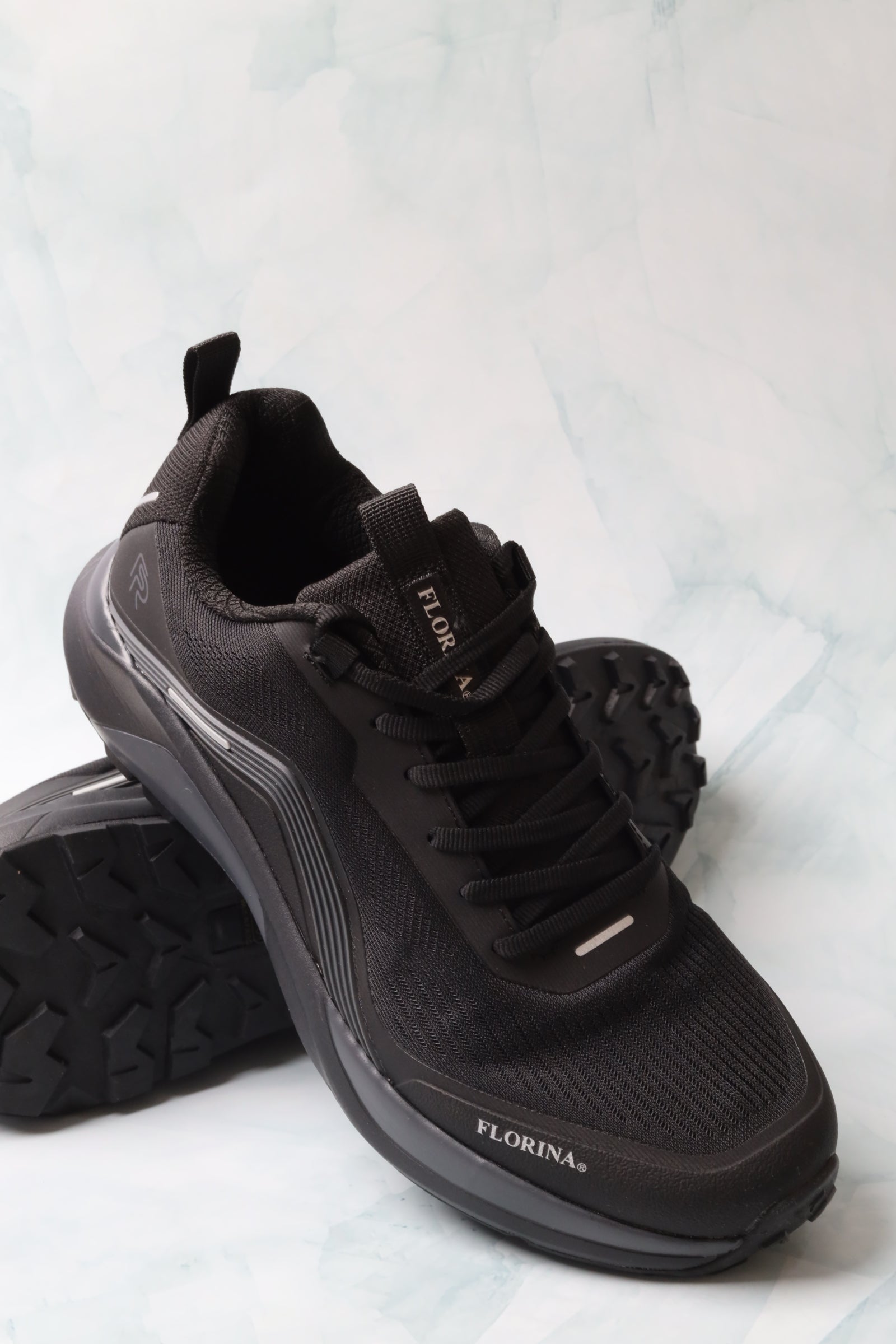 Sports shoes 181001