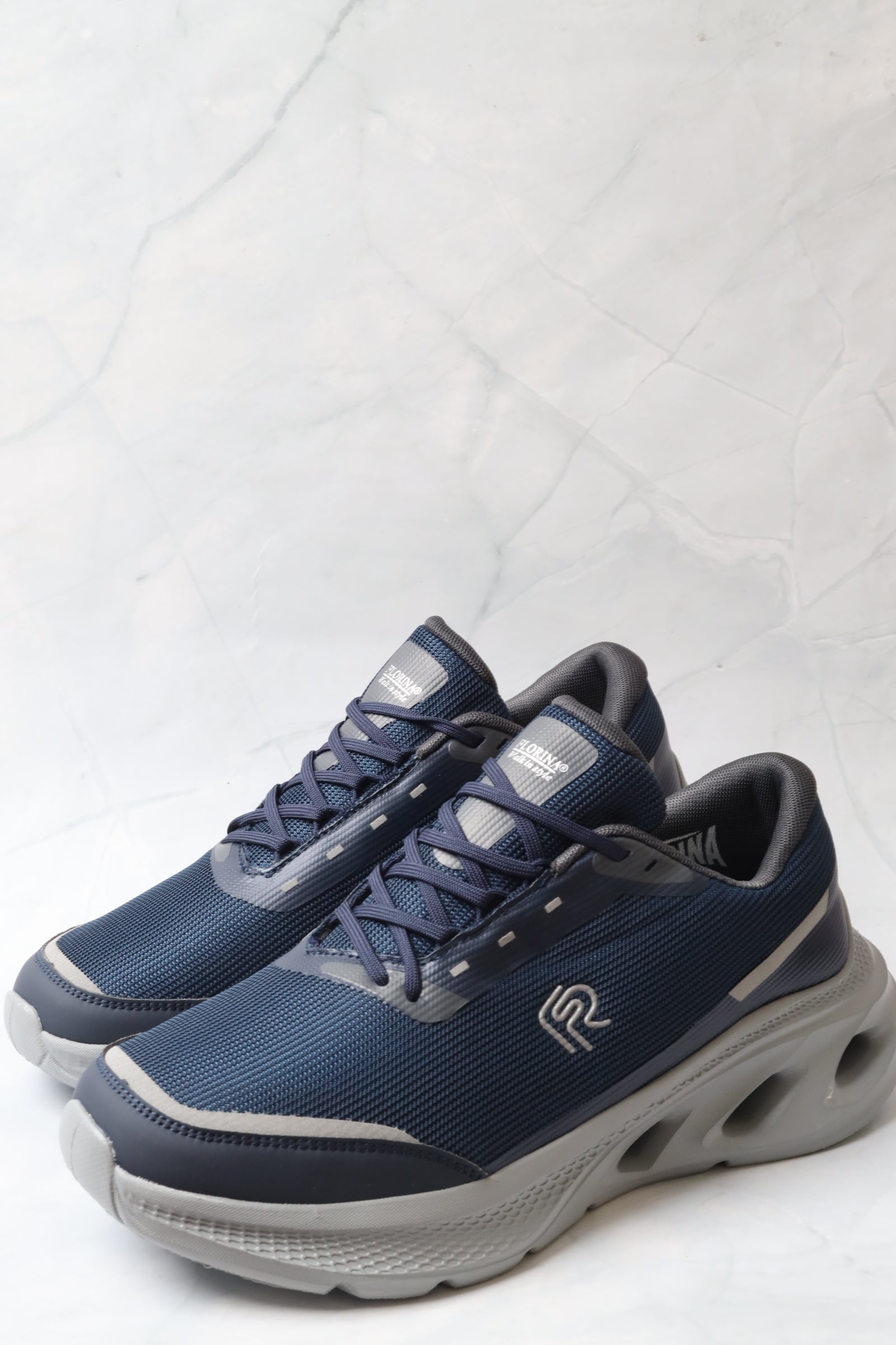 Sports shoes 158581